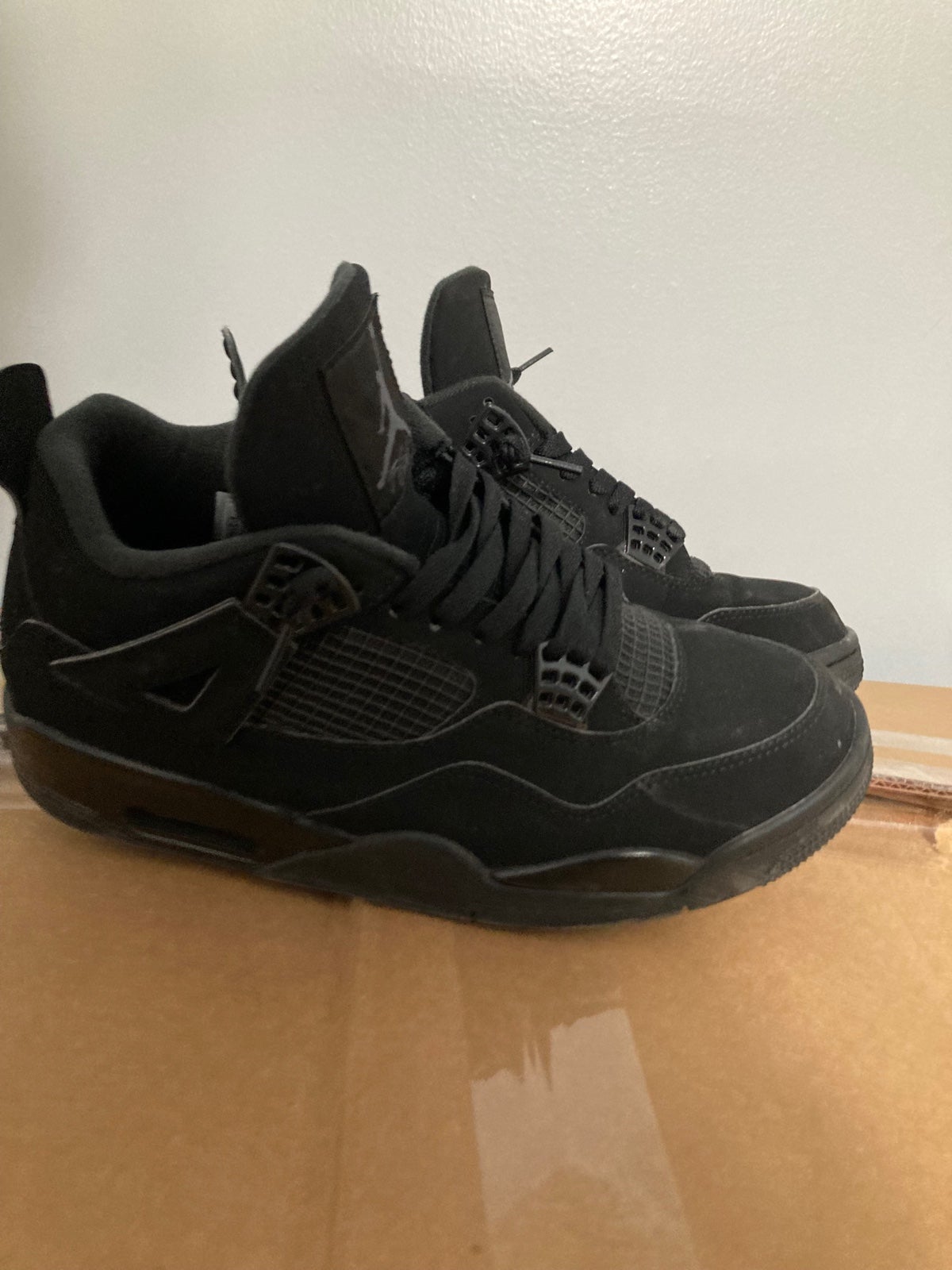 Jordan 4 black cat