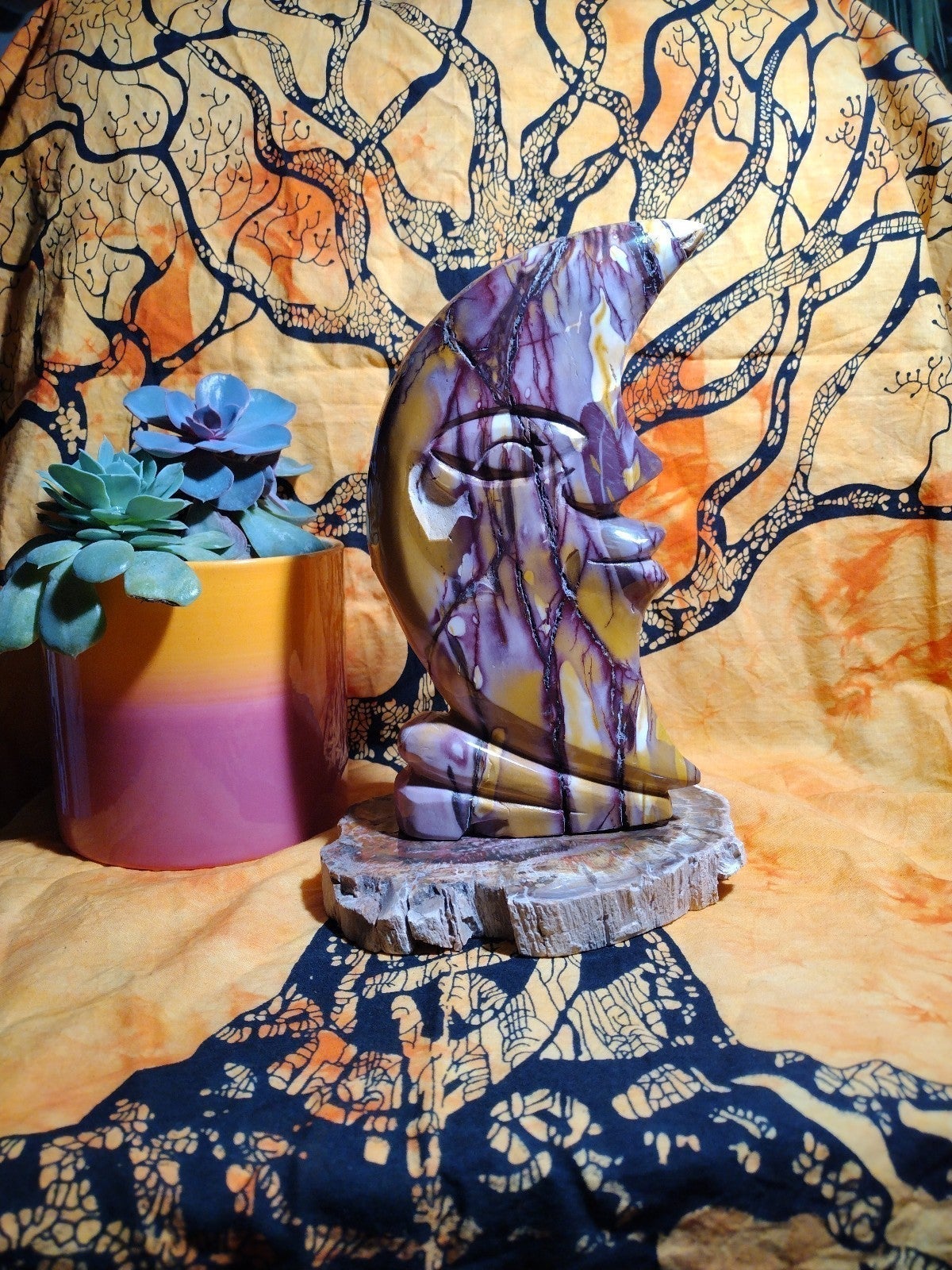 Mookite half moon carving