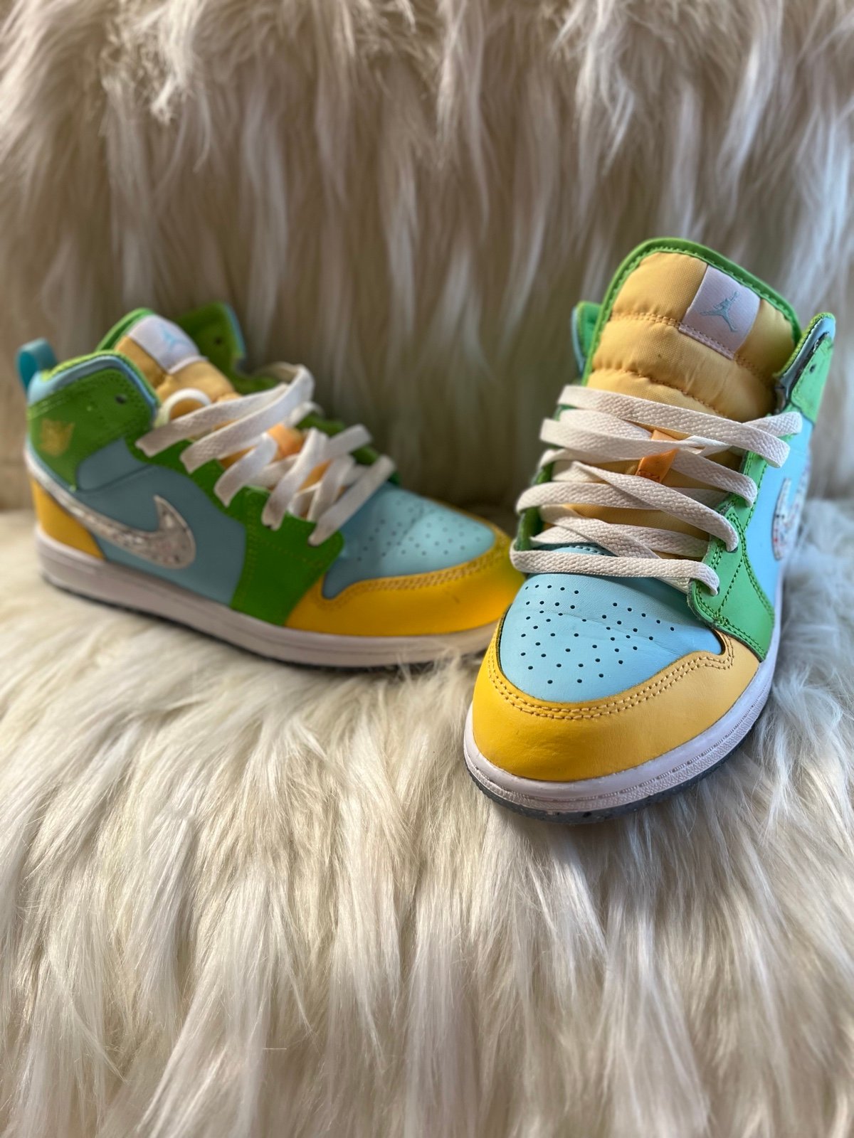 Nike Air Jordan 1 Mid Shoes