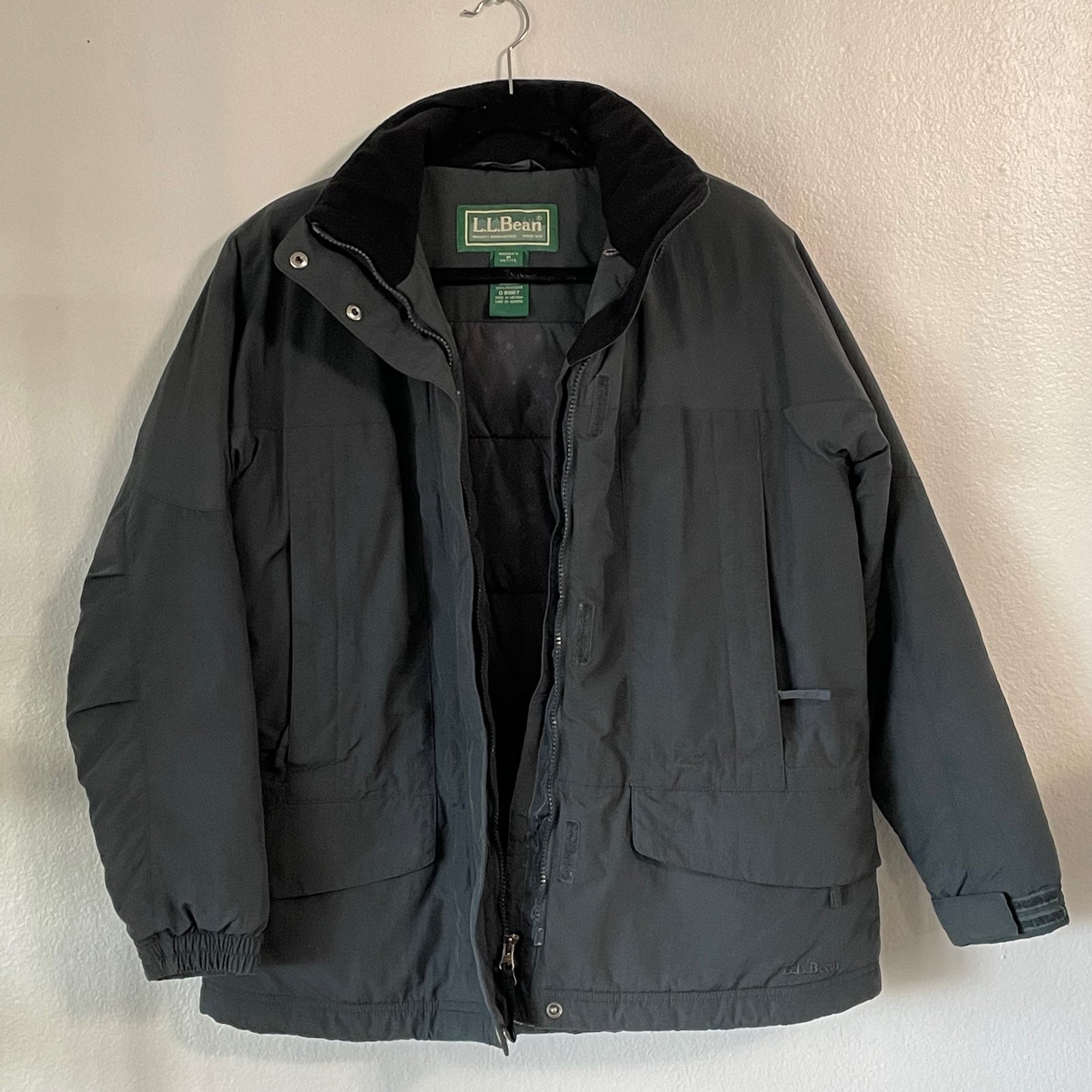 LL Bean Puffer Black on sale Jacket