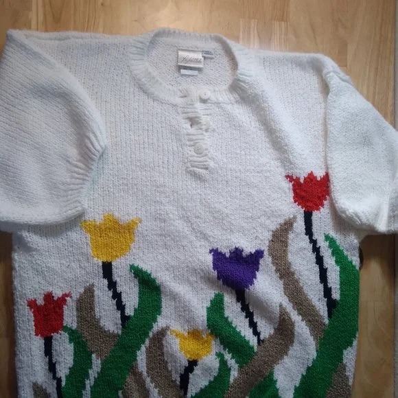 Vintage Pykettes Tulip Flowers Knit Short Sleeve Sweater