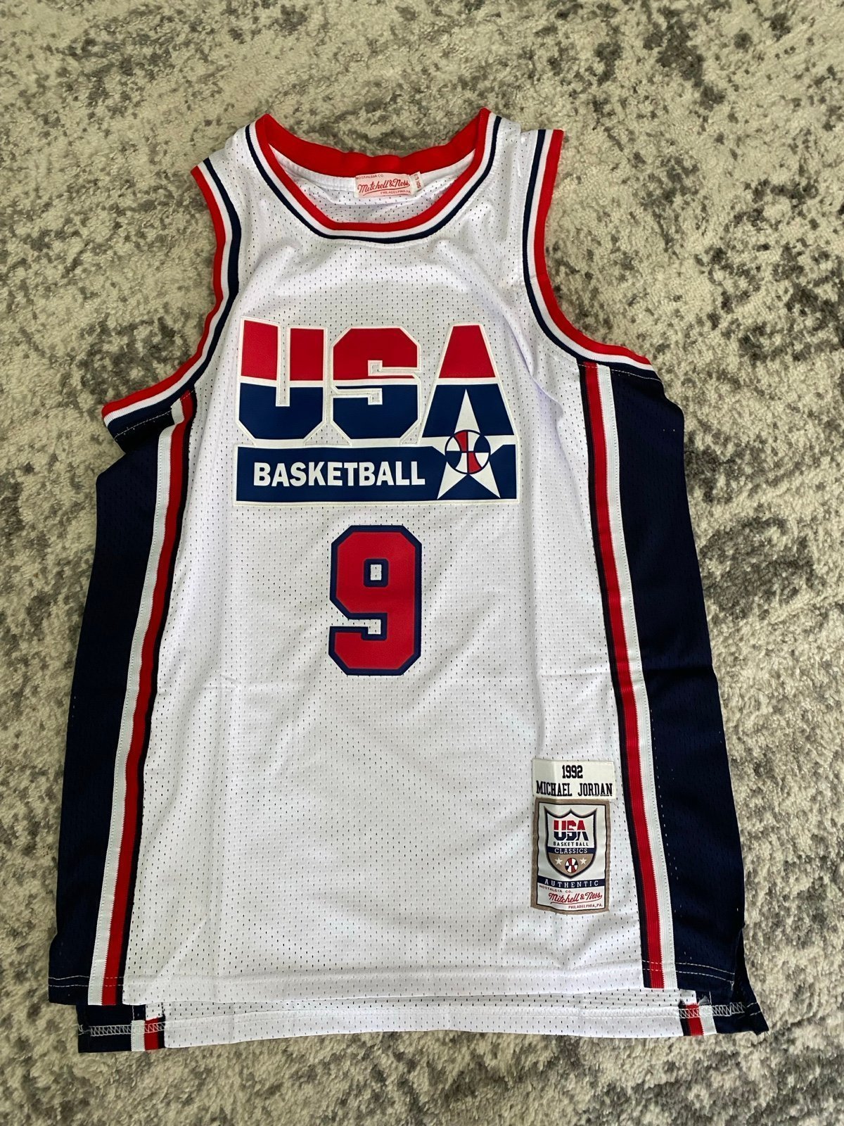 Michael Jordan Large L Fast Ship USA Basketball Jersey Bulls North Carolina USA
