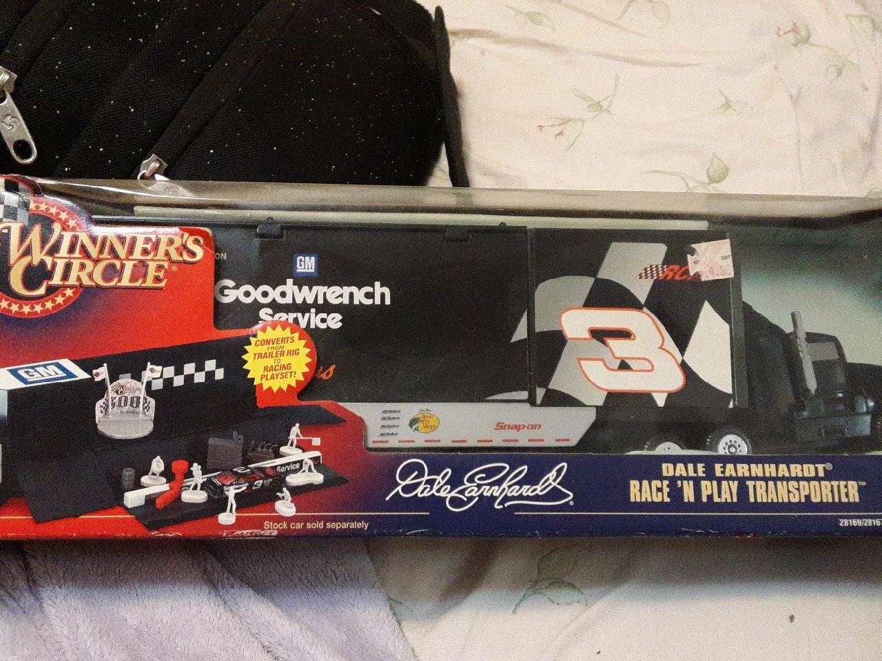 dale earnhart Simi and car set still in