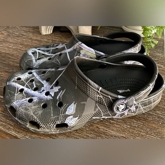 CROCS Camp Men’s 9 Women’s 11 Slip On Slide on Shoes