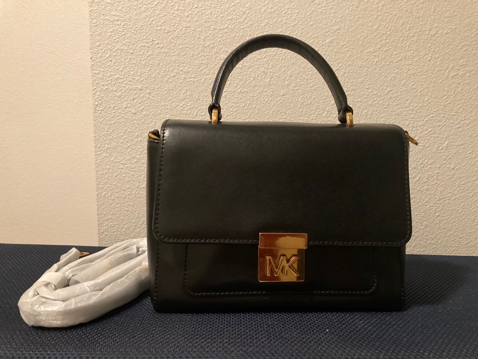 Michael Kors Satchel Purse / Crossbody (Black)
