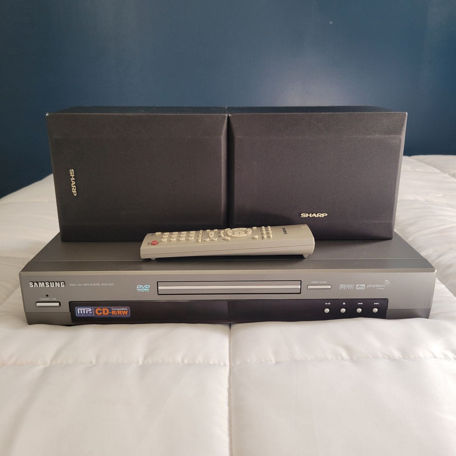 Samsung DVD-S221 DVD Player + Sharp Speakers (Tested)