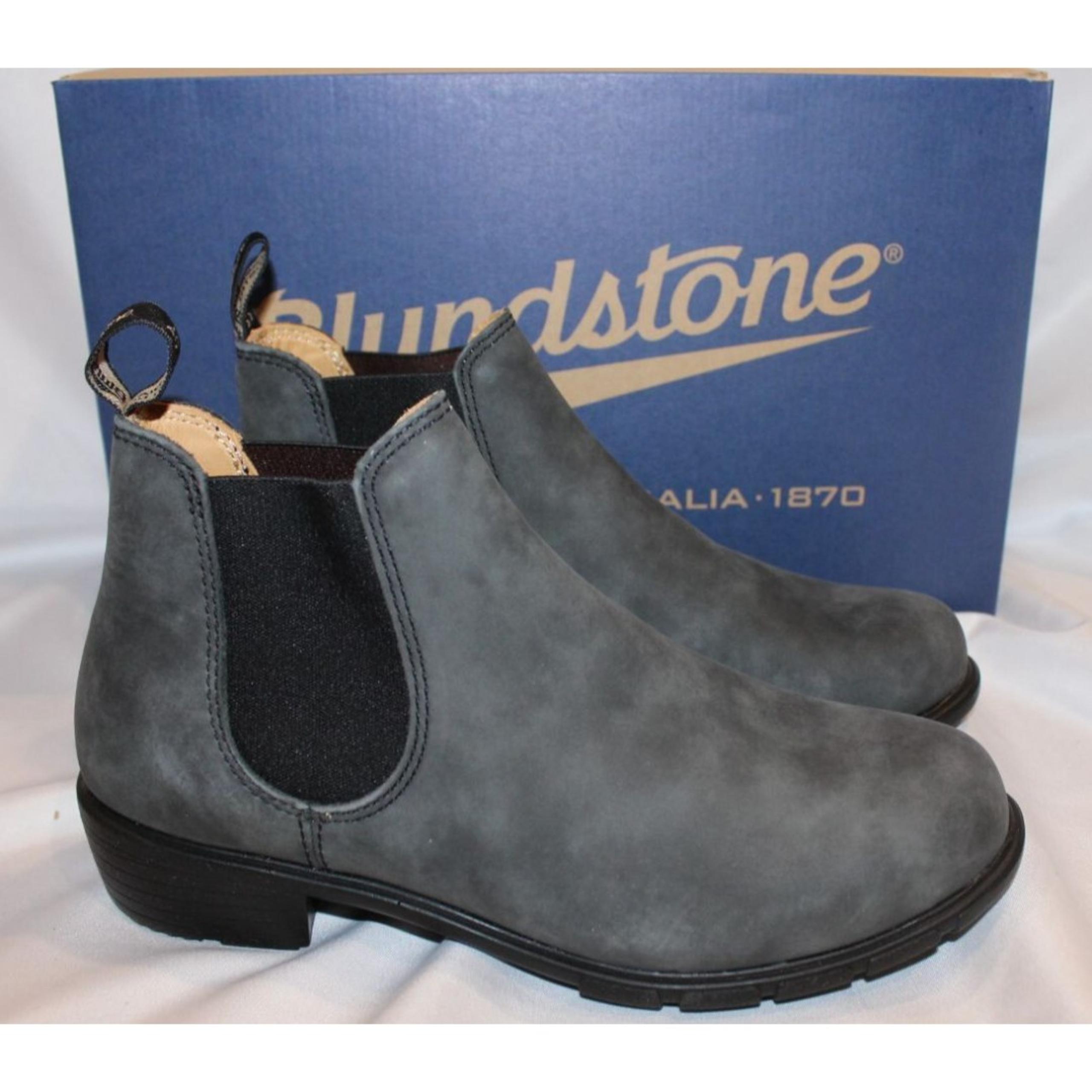 Blundstone 1971 Women's Low Heel Chelsea Boot Women's Rustic Black NIB SZ 8