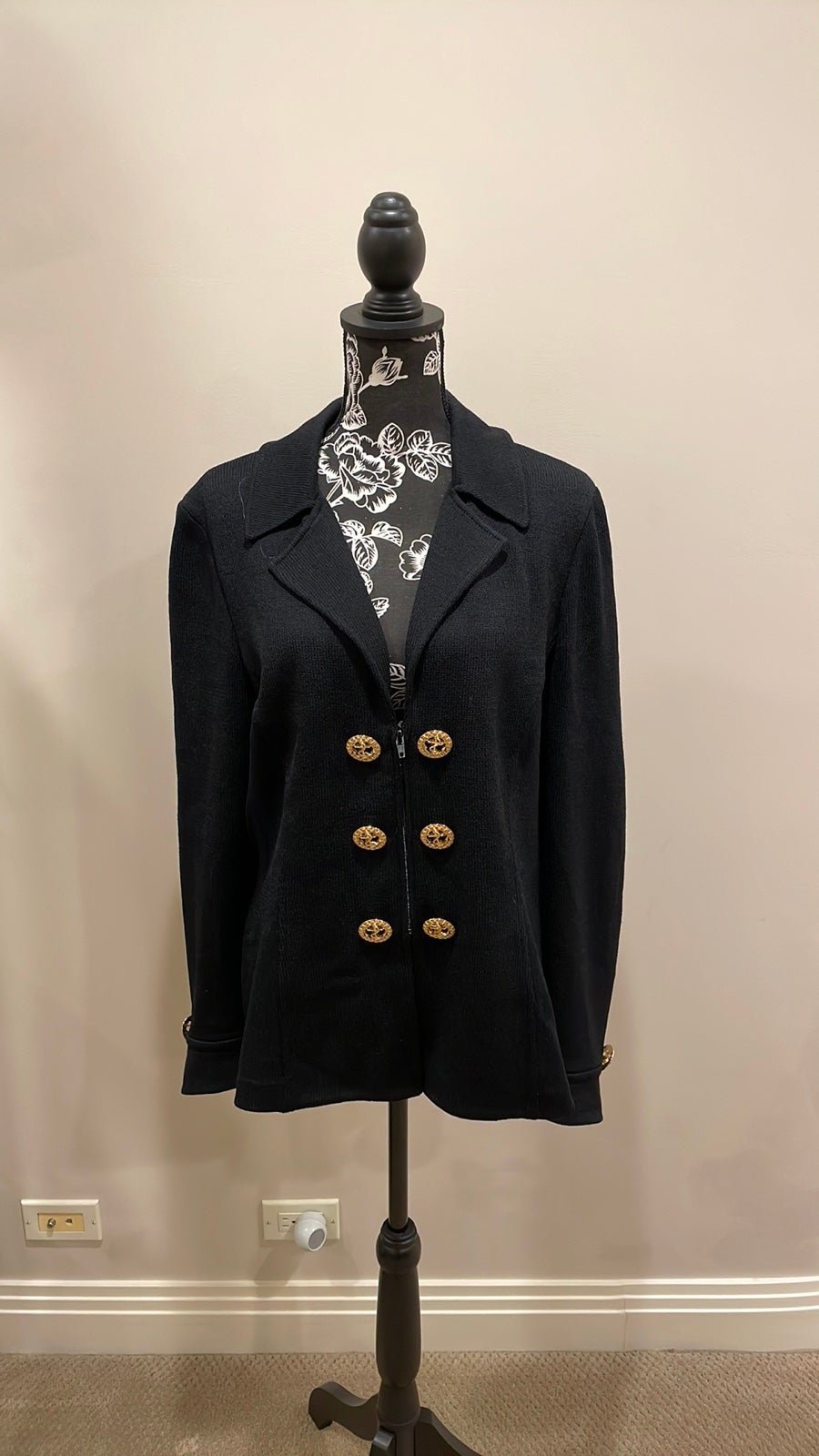 ST. JOHN COLLECTION BY MARIE GRAY BLACK SANTANA BLAZER size 12