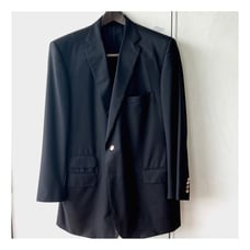 Holland & Sherry Men’s Two-Button Sportcoat. Black. Altered from 44R