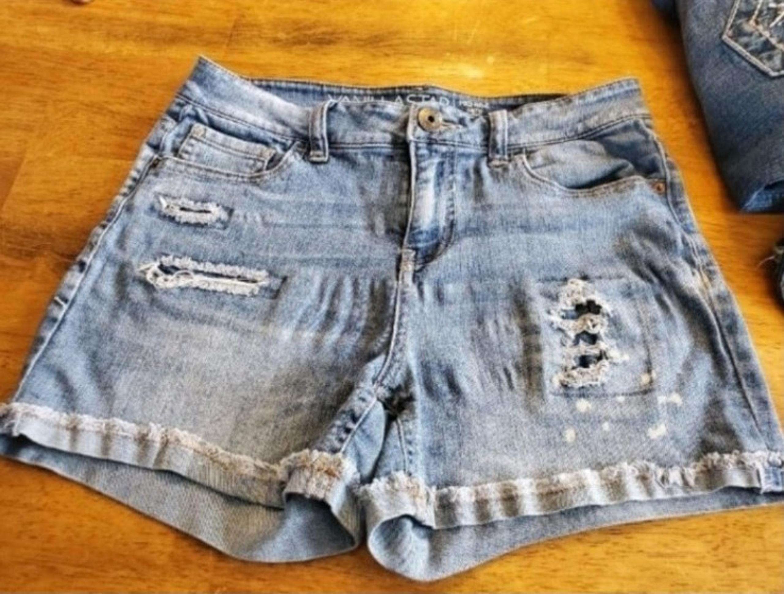 Vanilla Star Mid Rise Midi Denim Blue Jean Shorts Size 5