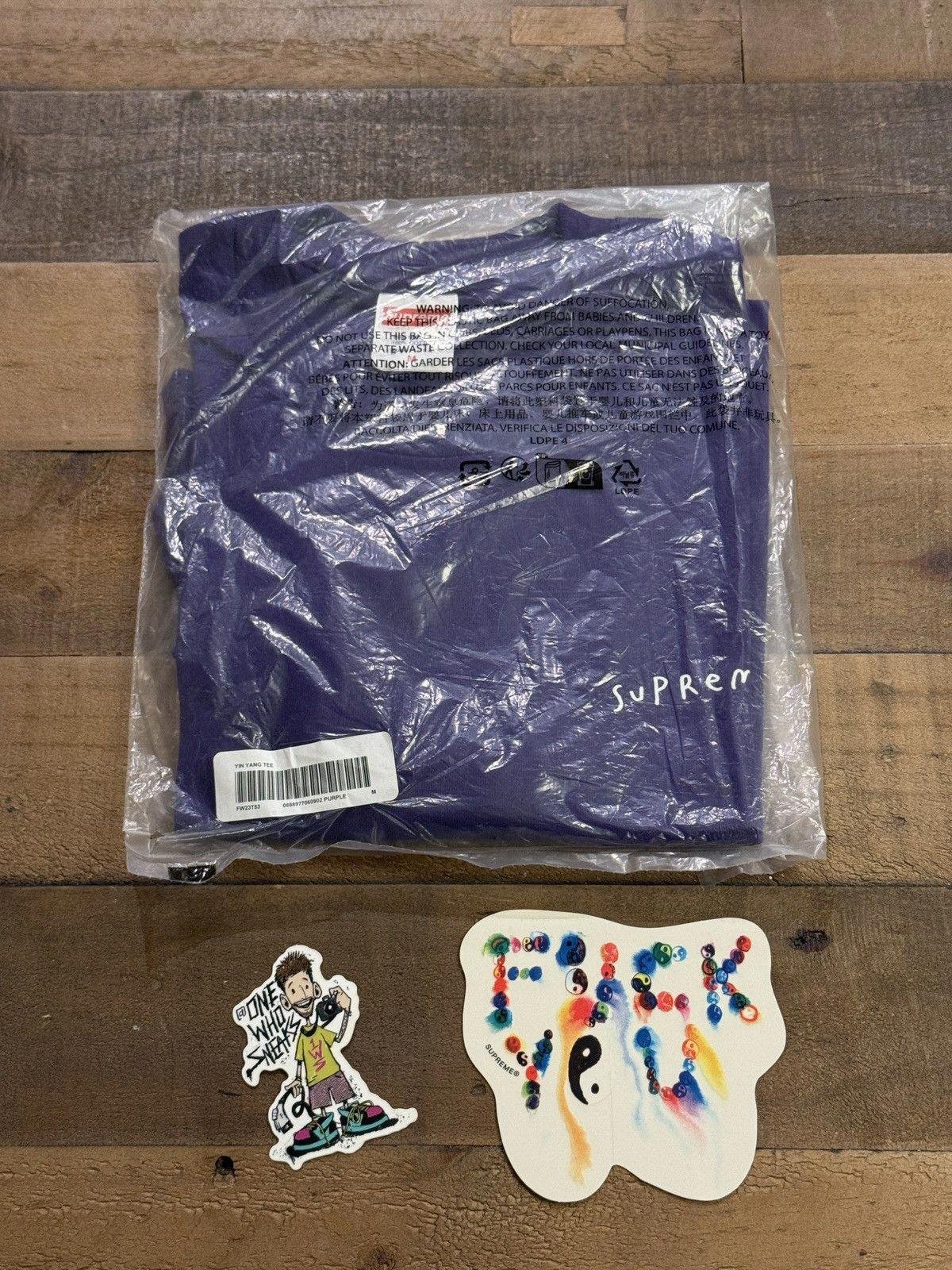 Supreme Yin Yang Tee & Sticker Size Medium