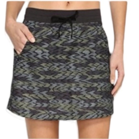 The North Face Class V Skort in Mountain Culture Women’s Size Large UPF 50