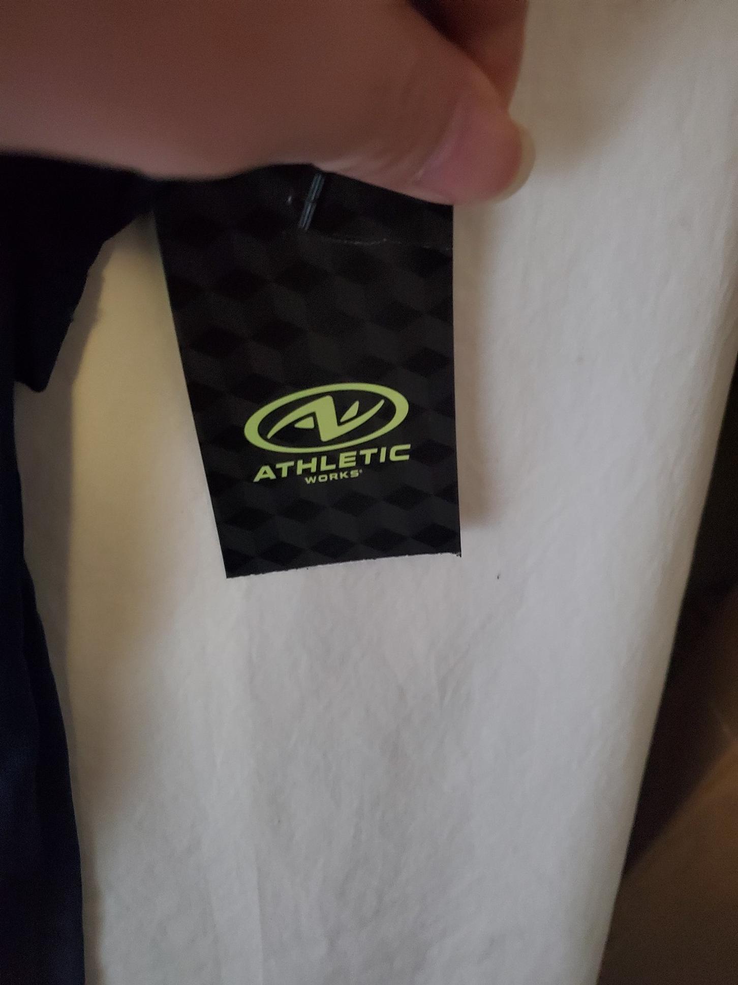 Nwt Boys Athletic Works Cerrin Buckets T-shirt Color Black Size Xl/XG (14-16). M