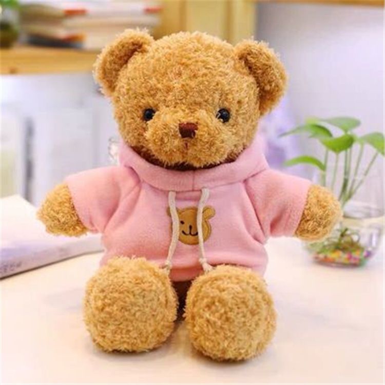 Teddy bears cuddle big bears to sleep