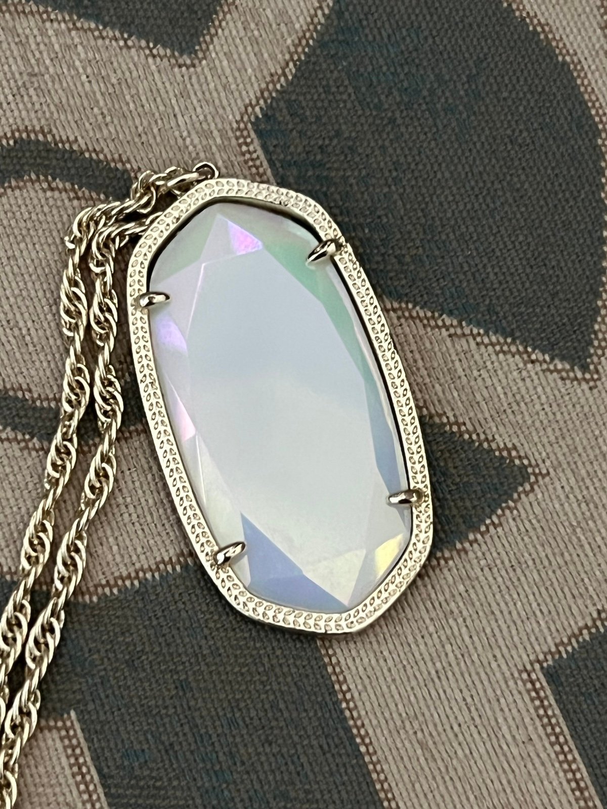 Kendra Scott Rae White Iridescent Necklace