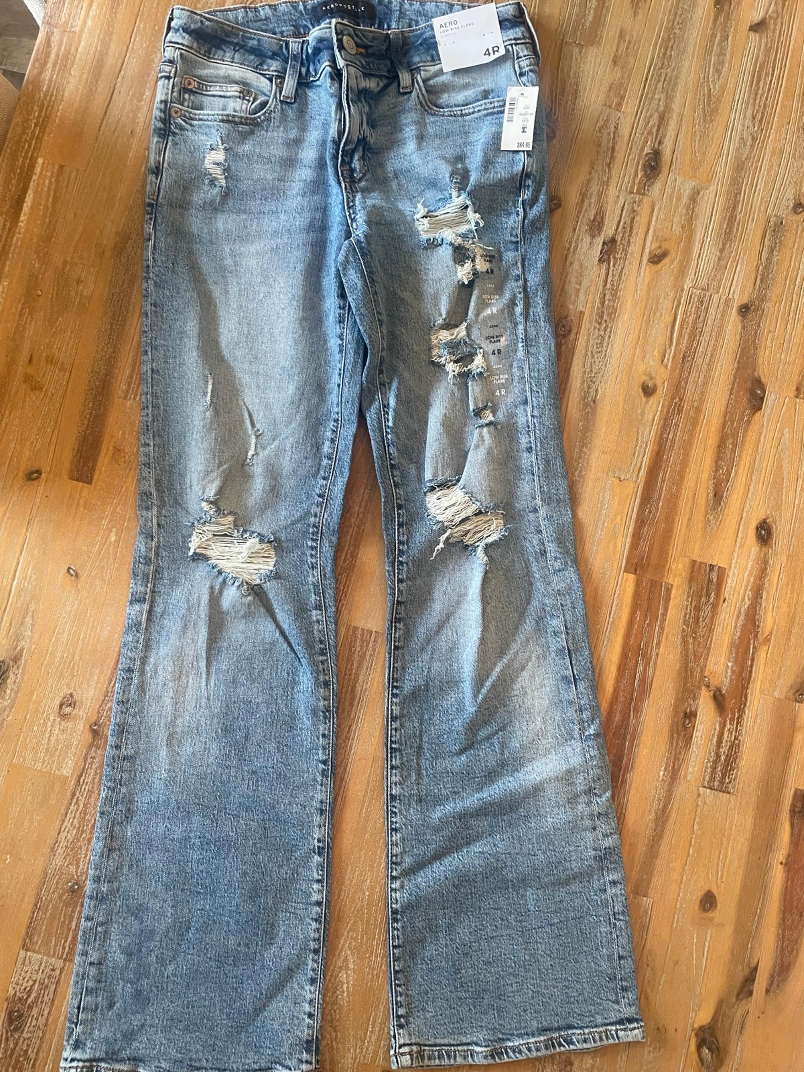 NWT Aero Low Rise Flare Jeans Size 4