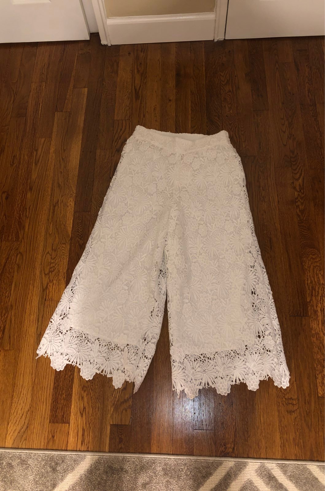 White Lace Cropped Pants