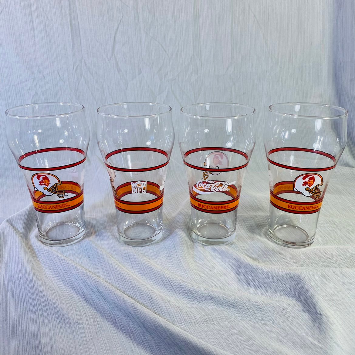 Tampa Bay Buccaneer’s Vintage Logo NFL Coca Cola Glasses Lot/Set of 4. BLK-5.5