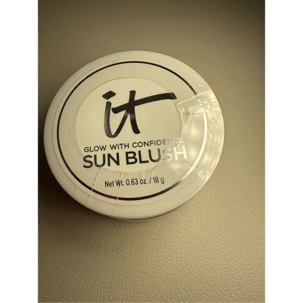 IT Cosmetics Glow with Confidence Sun Cream Blush with Hyaluronic Acid Color: Su