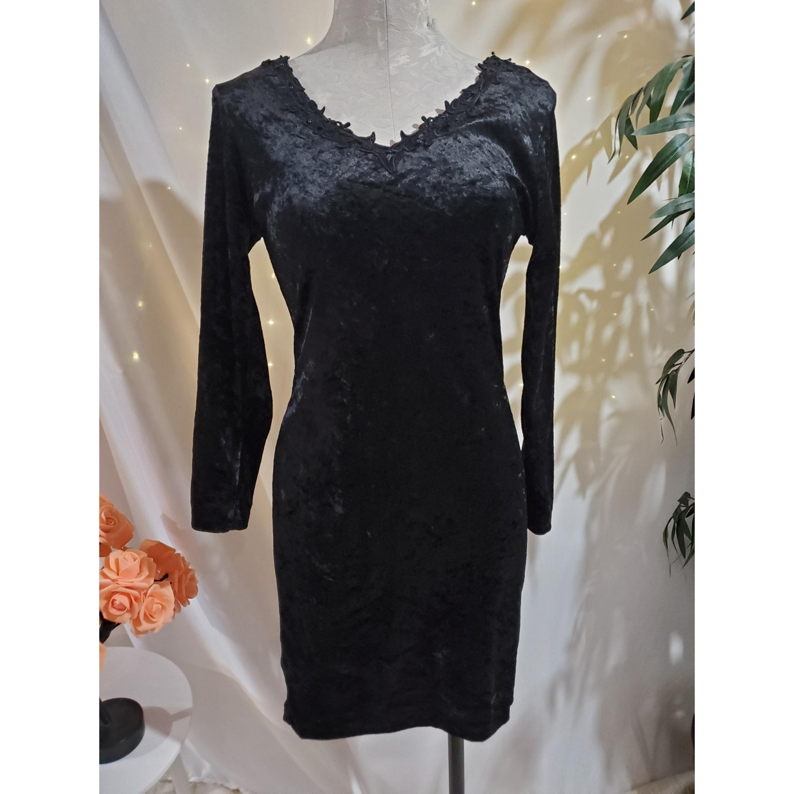 Vtg 90s Molly Malloy Crushed Velvet Bead Lace V-Neck Sheath Dress 4P Whimsigoth