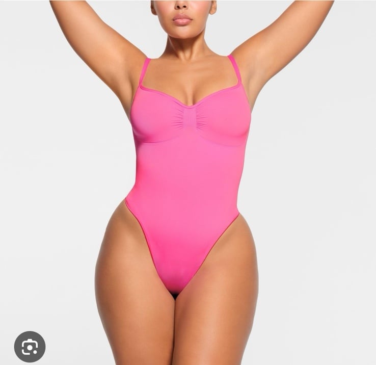 SKIMS Women’s Bodysuit- Pink- S