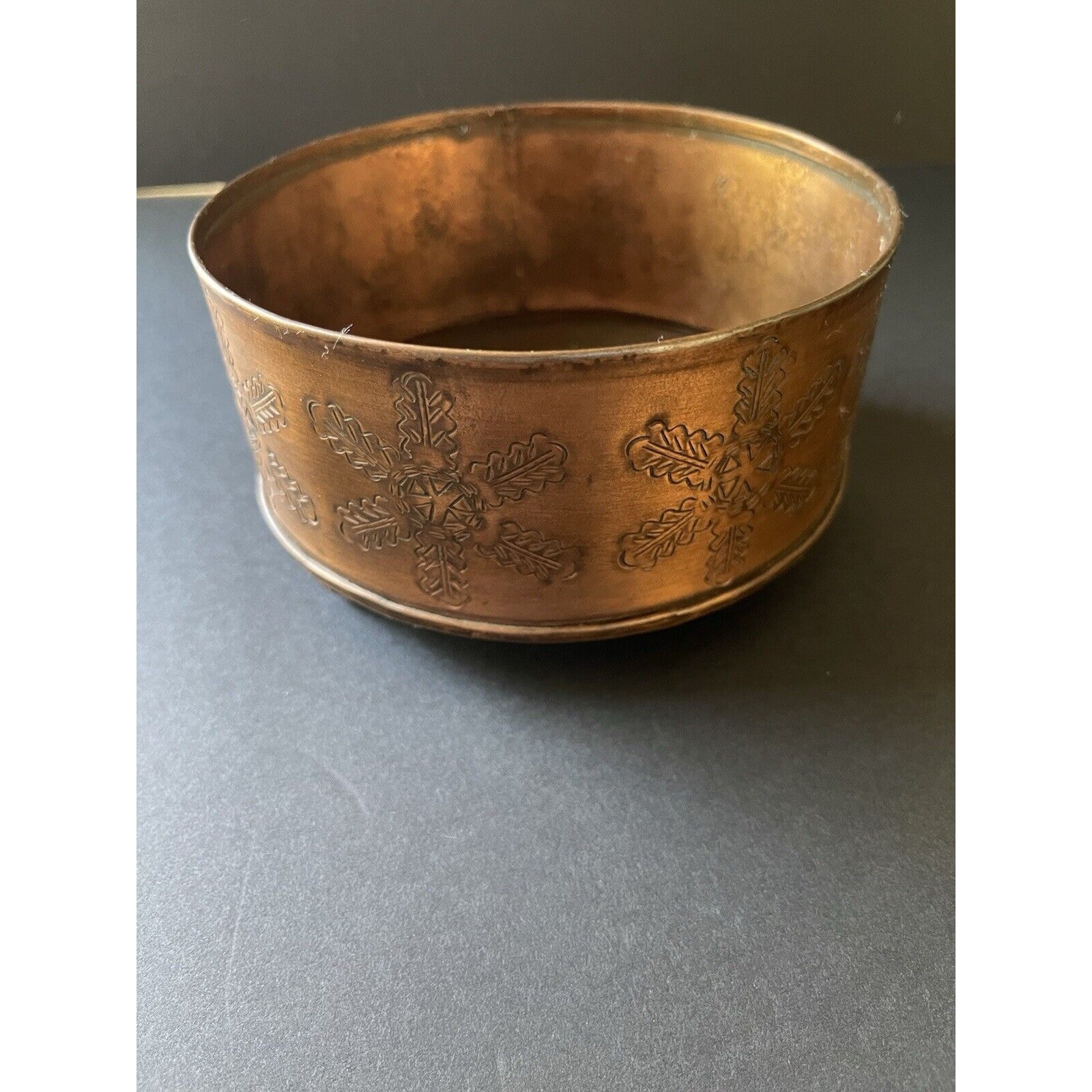 Forside Gorham Main Copper Vessel Etched Engraved Round Snowflake Footed