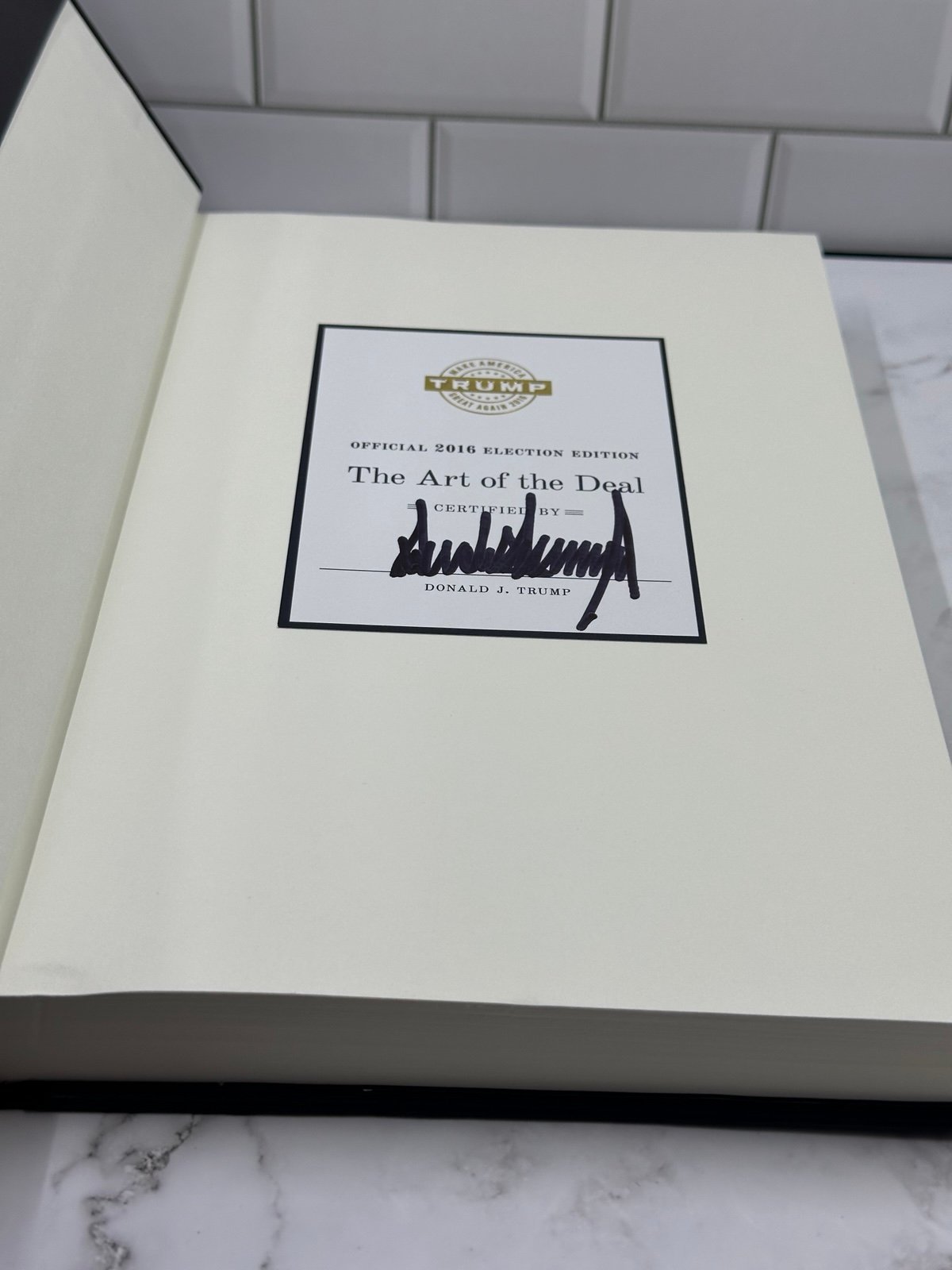 Donald Trump “The Art of the Deal” AUTOGRAPHED SIGNED 2016 Election Edition #2 - detail