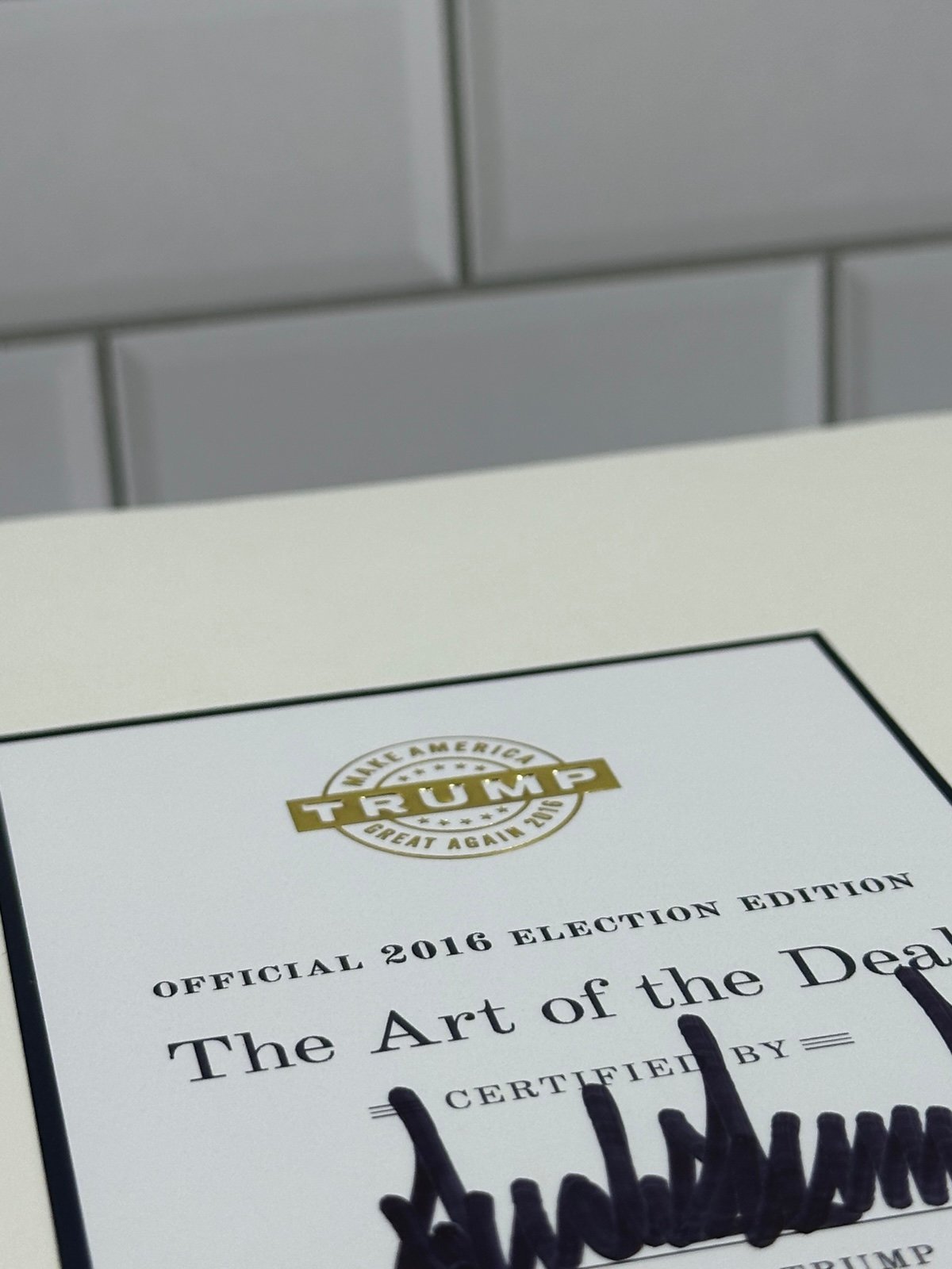 Donald Trump “The Art of the Deal” AUTOGRAPHED SIGNED 2016 Election Edition #2 - detail