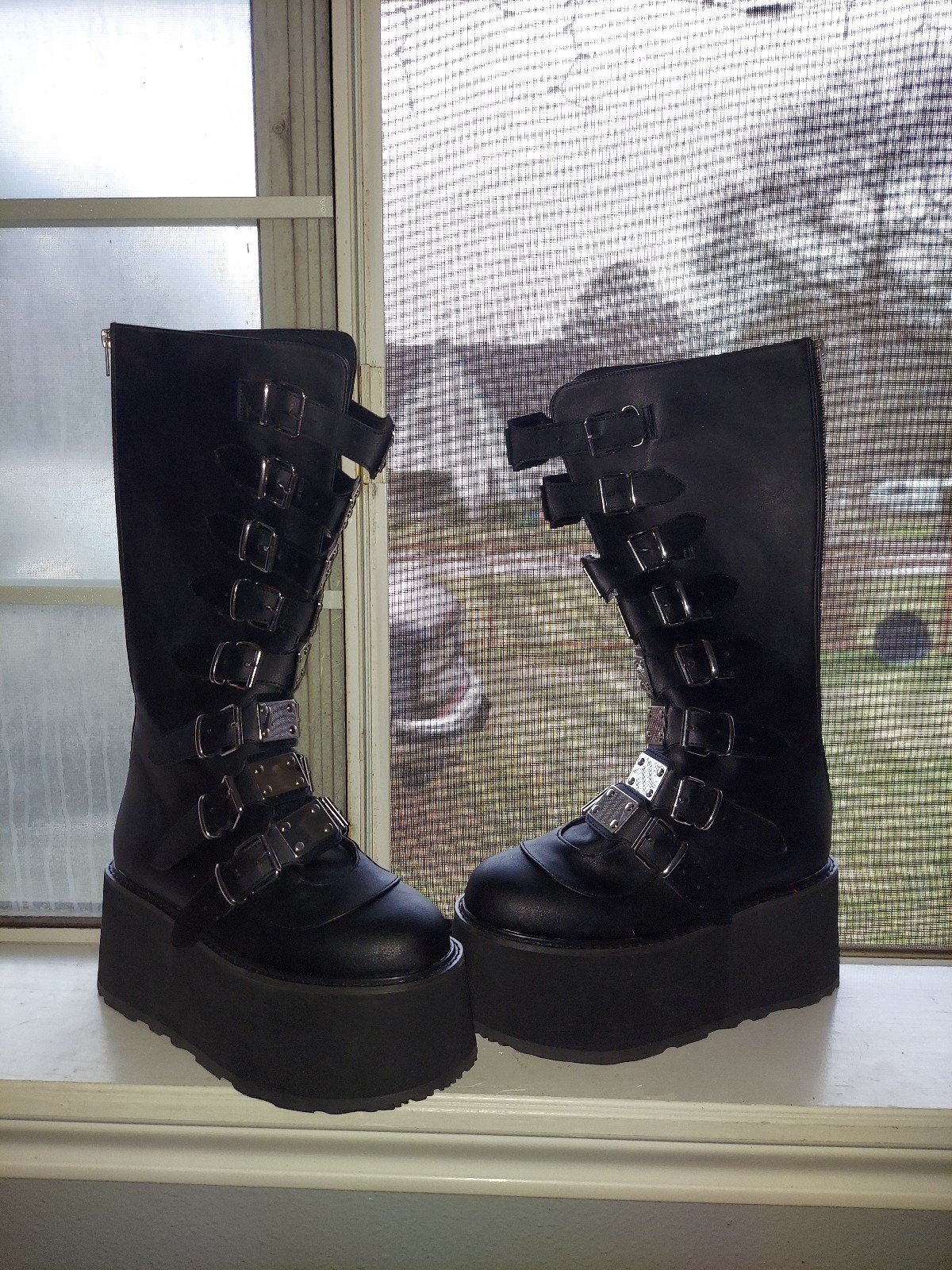 Demonia damned destiney-318 boots size 11