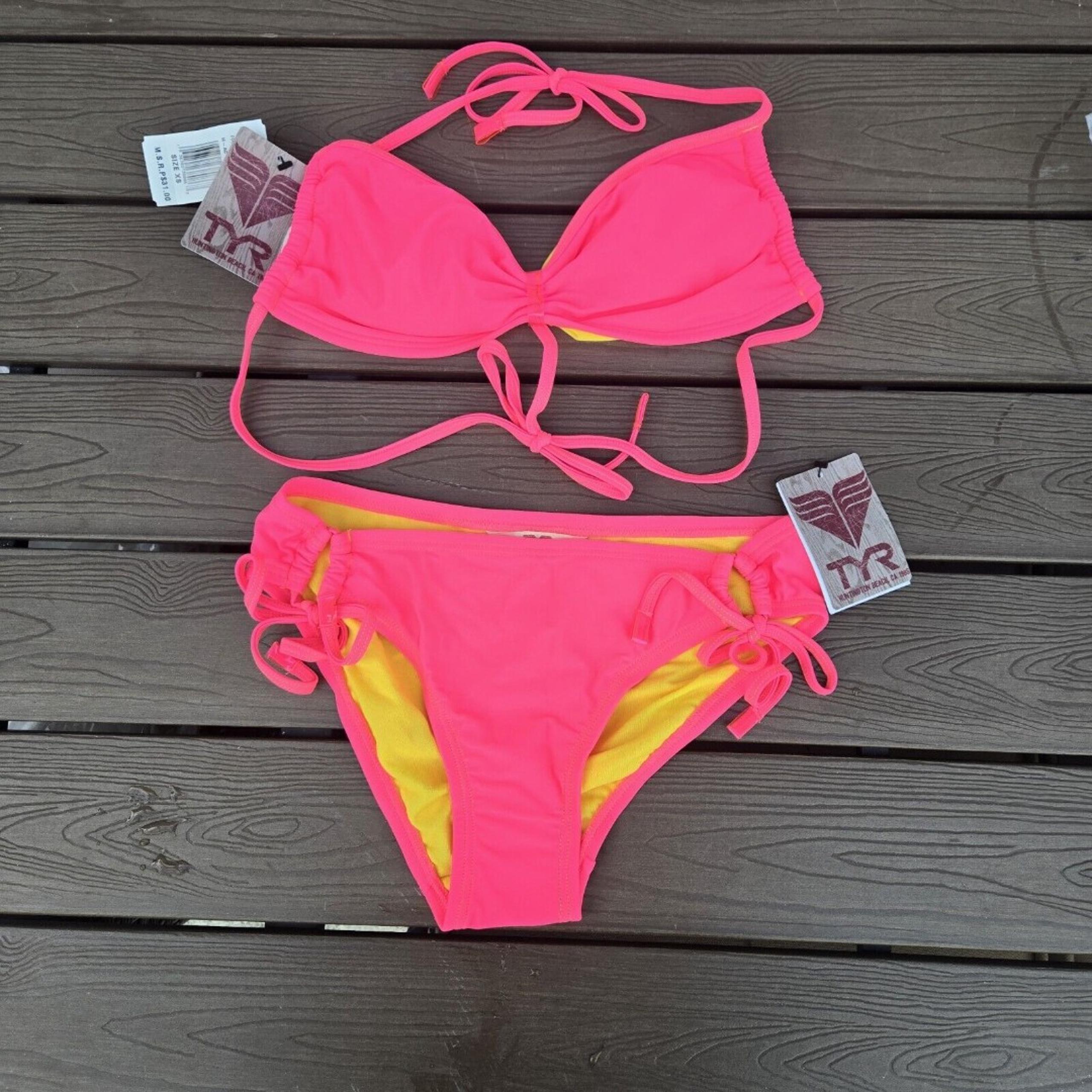 NWT TYR Womens Top Of The Line Hot Pink String Bikini Set Sz M New