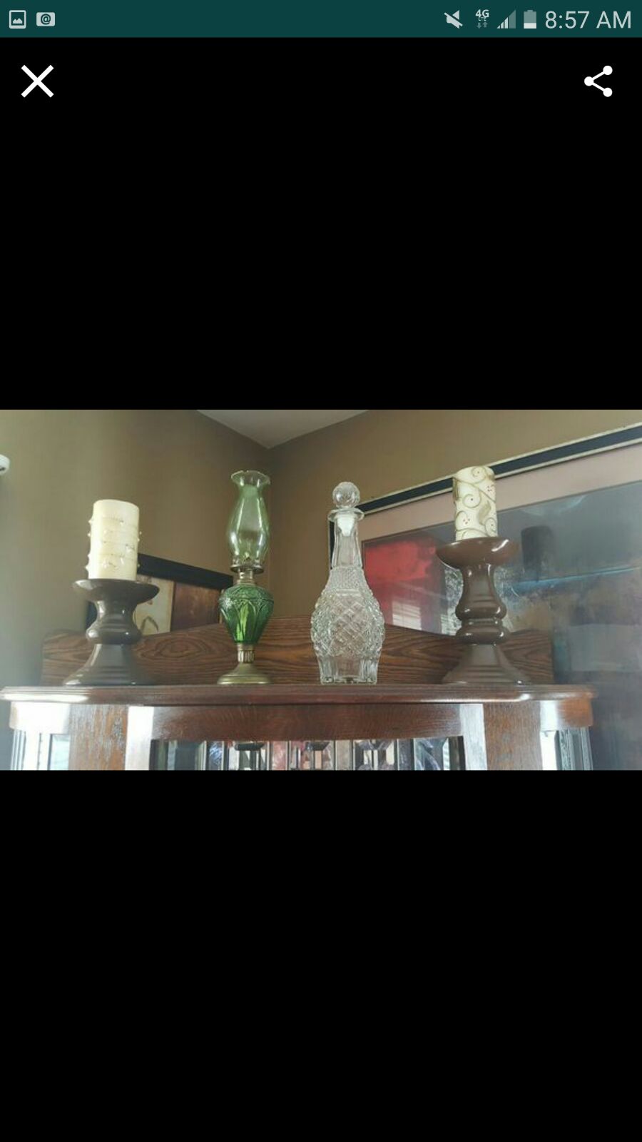 2 items in the middle vase and lantern