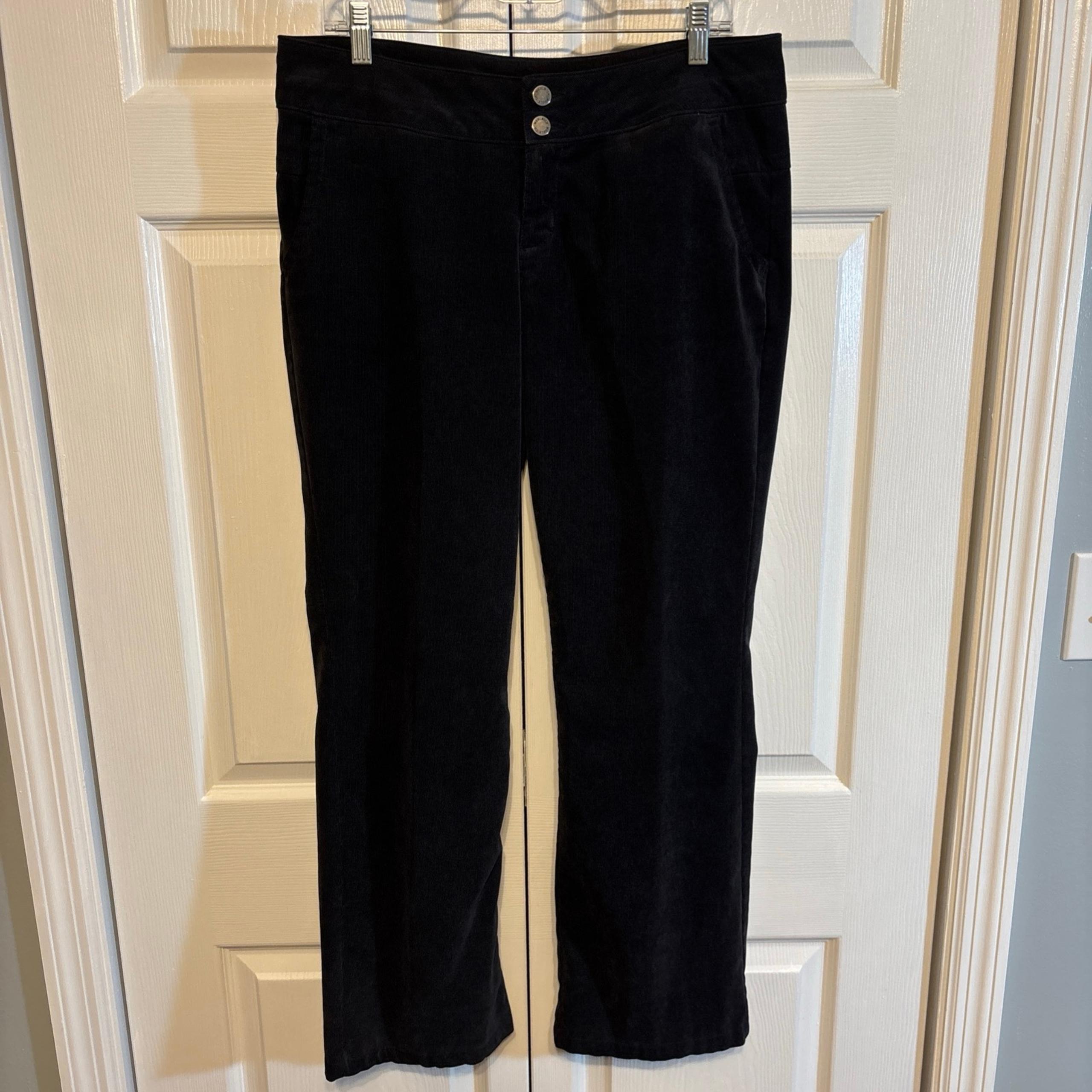 Woolrich Women's 1220 Black Corduroy Pants Size 12P Flare