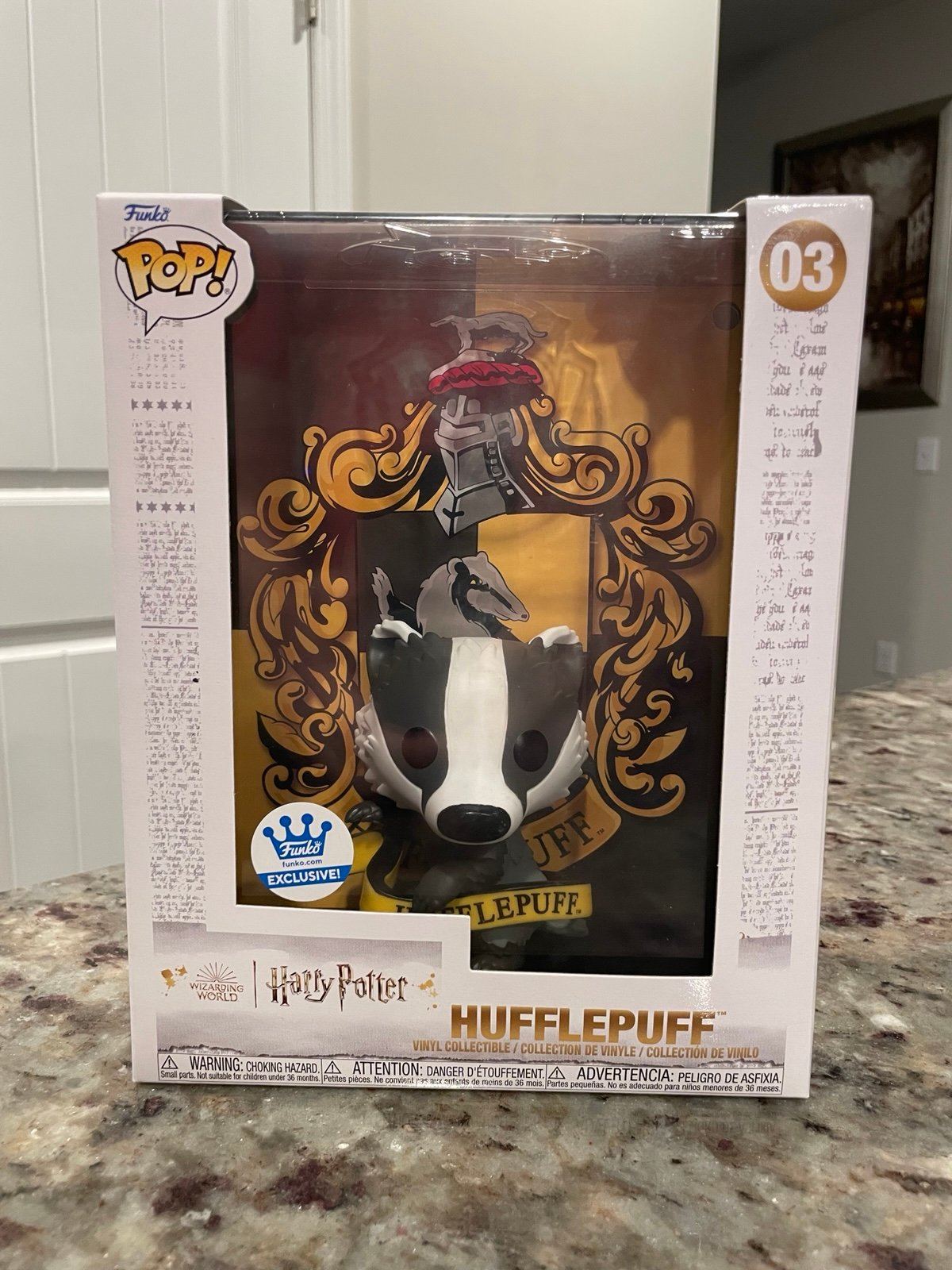 Funko POP! Art Covers Hufflepuff House Mascot #03 Harry Potter In Hand