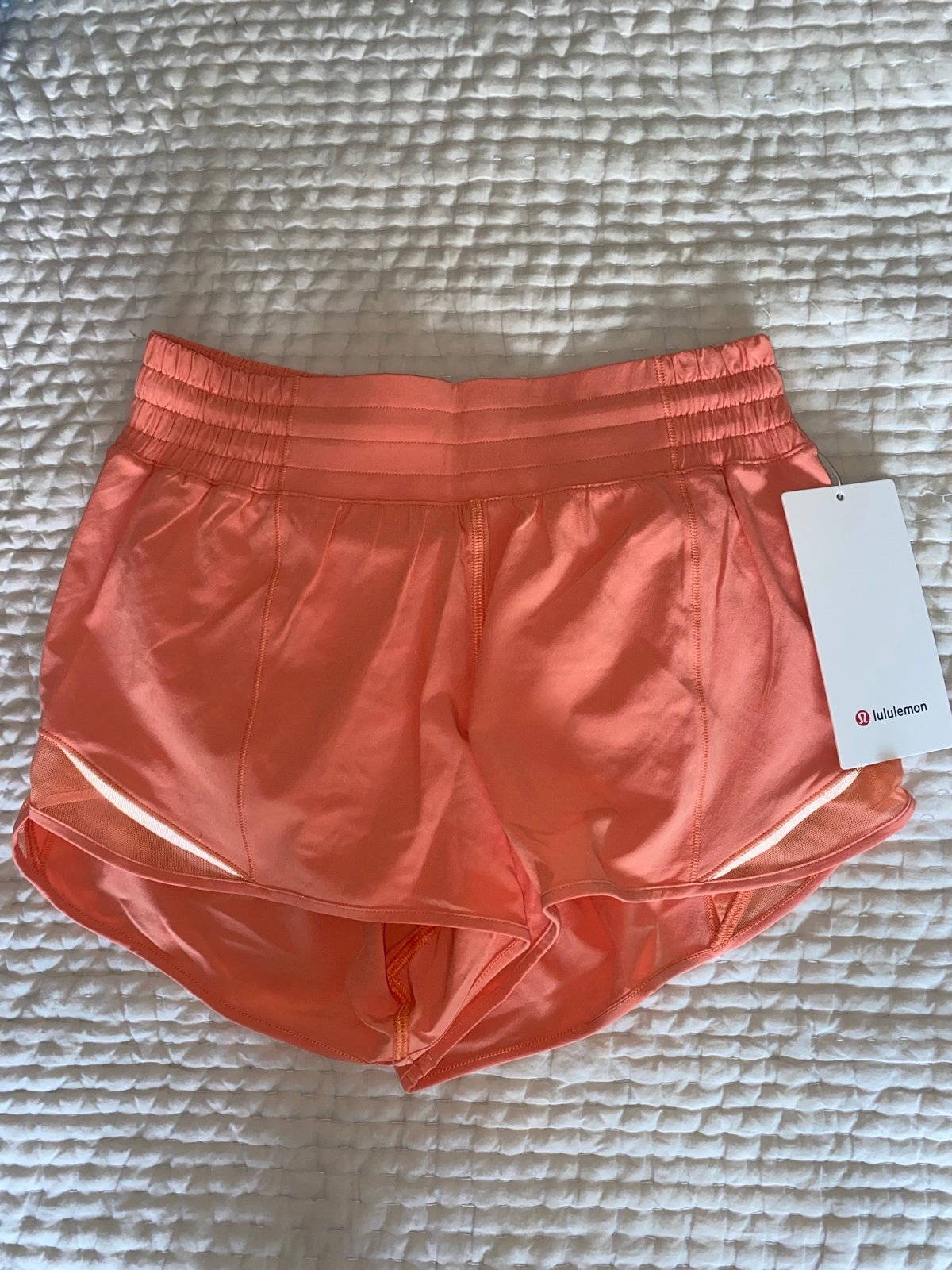 NWT Coral Kiss Lululemon Hotty Hot HR 2.5” Shorts