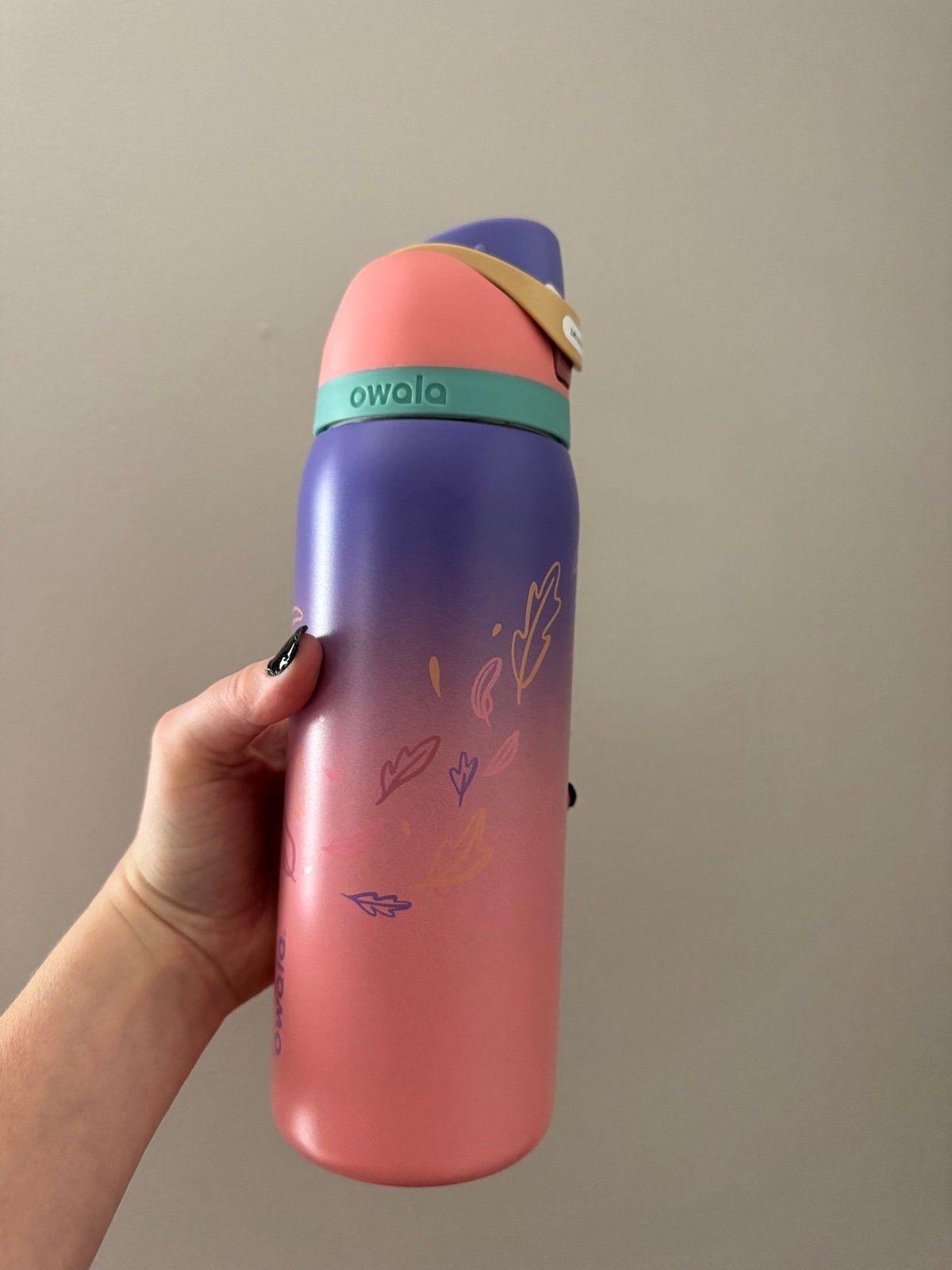 NEW Owala "Colors of the Wind" Disney Pocahontas 32oz Free Sip COLOR DROP Pink