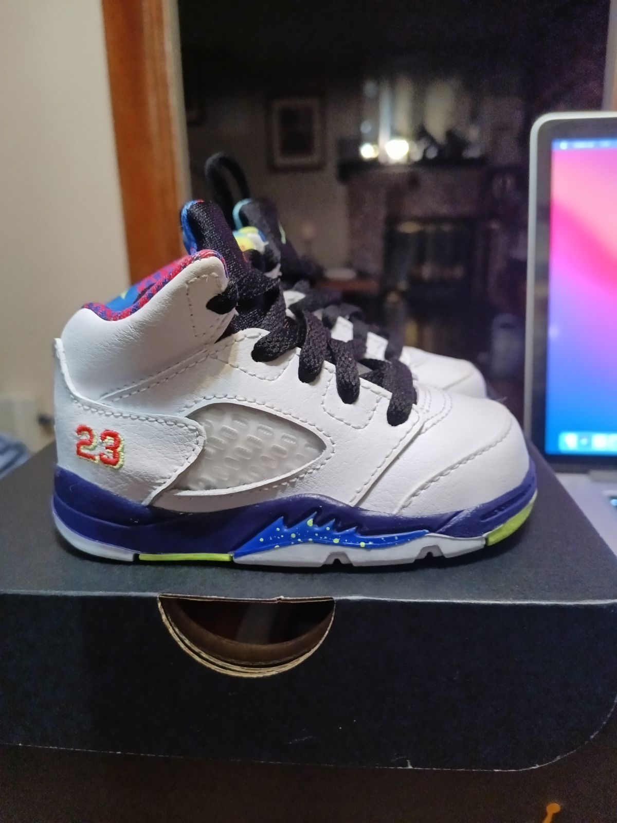 Jordan retro 5 bel-air size 4