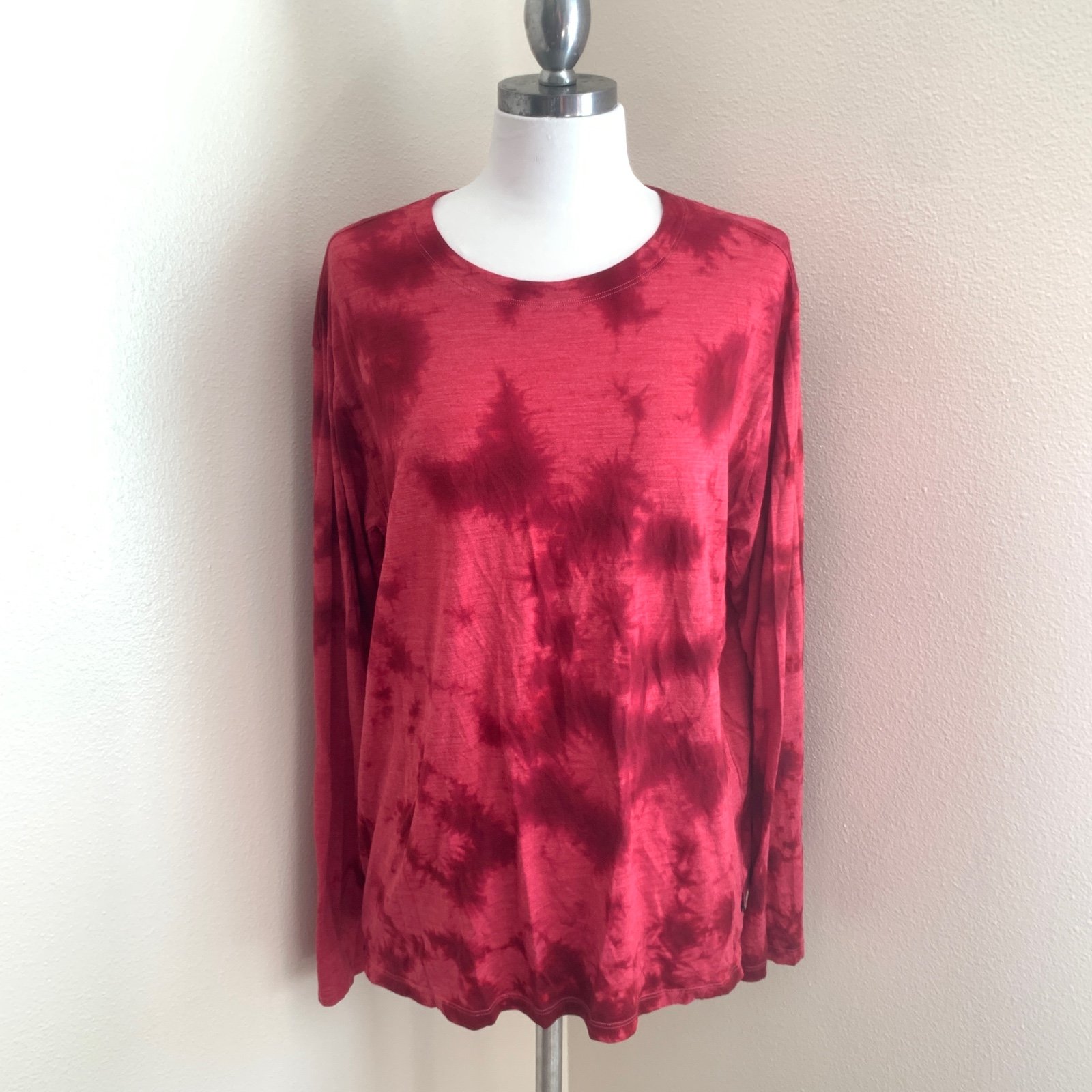 Red Pathik pattern Lululemon Longsleeve Shirt