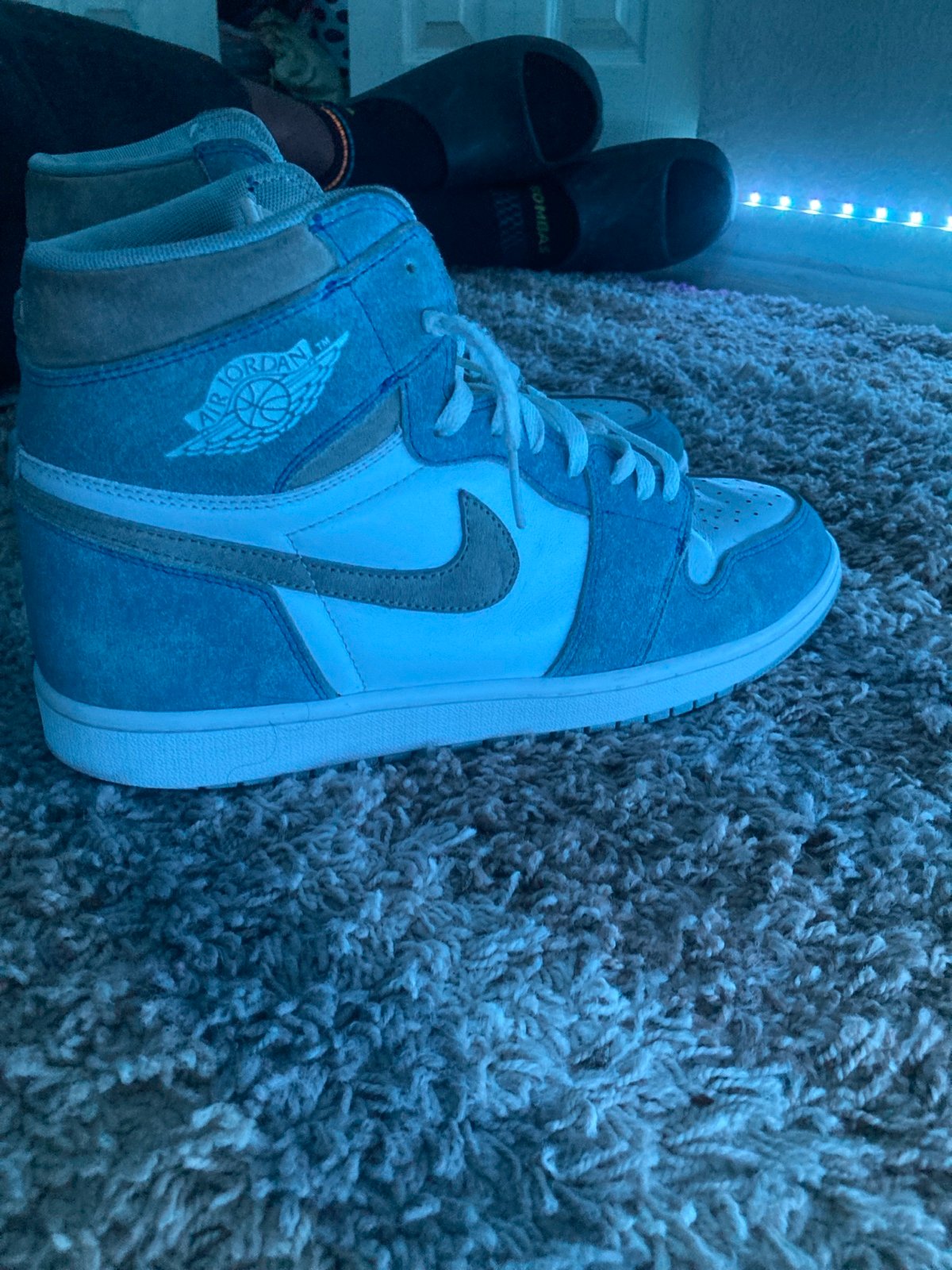 Air Jordan 1 Retro High OG 'Hyper Royal