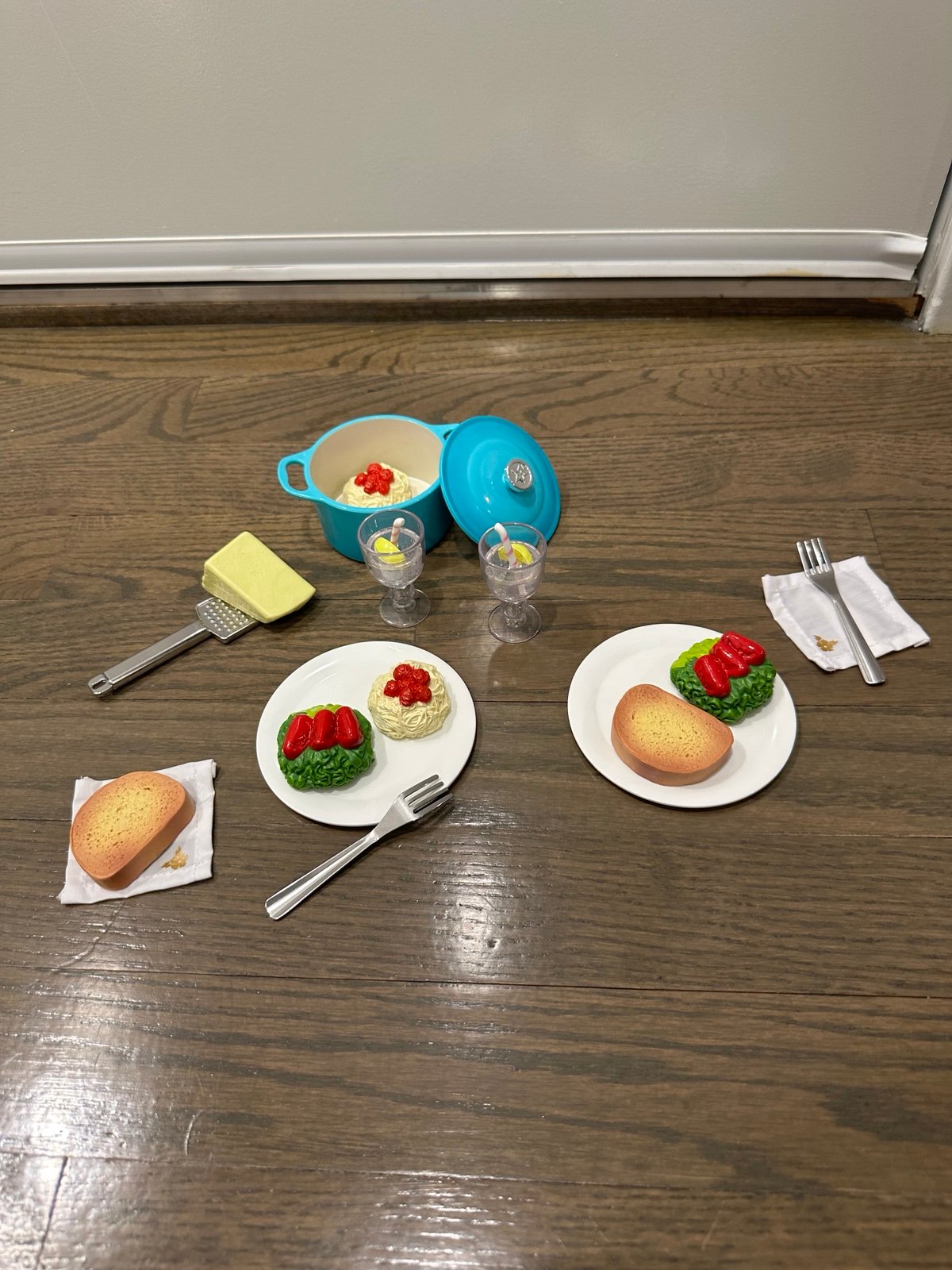 American Girl Spaghetti Dinner Set