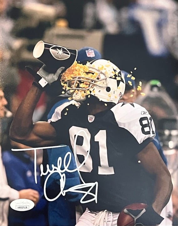 Terrell Owens Signed Dallas Cowboys 8x10 Photo (JSA)