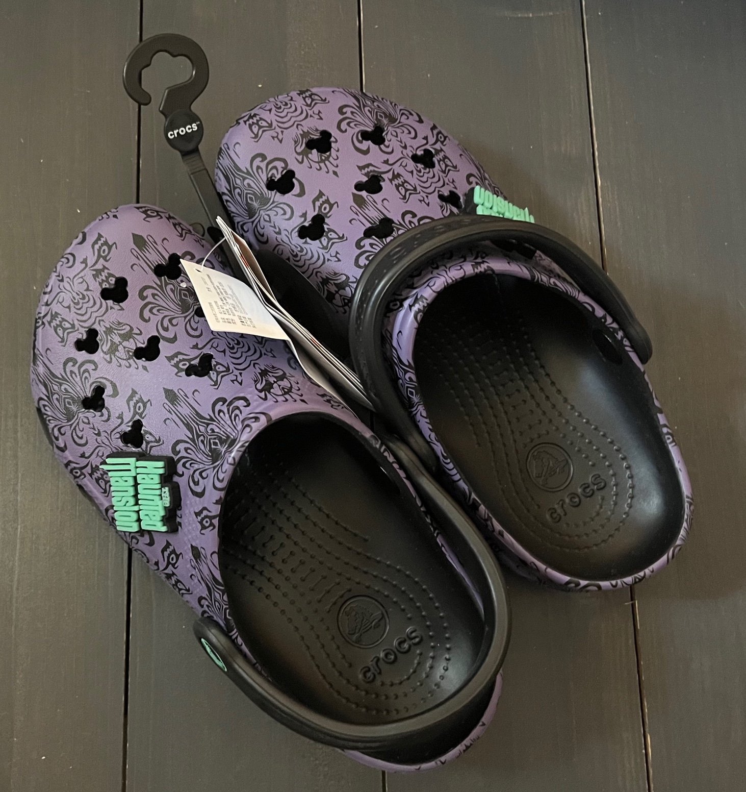 M4/W6 Disney Parks Haunted Mansion Crocs Size M4/W6 NEW