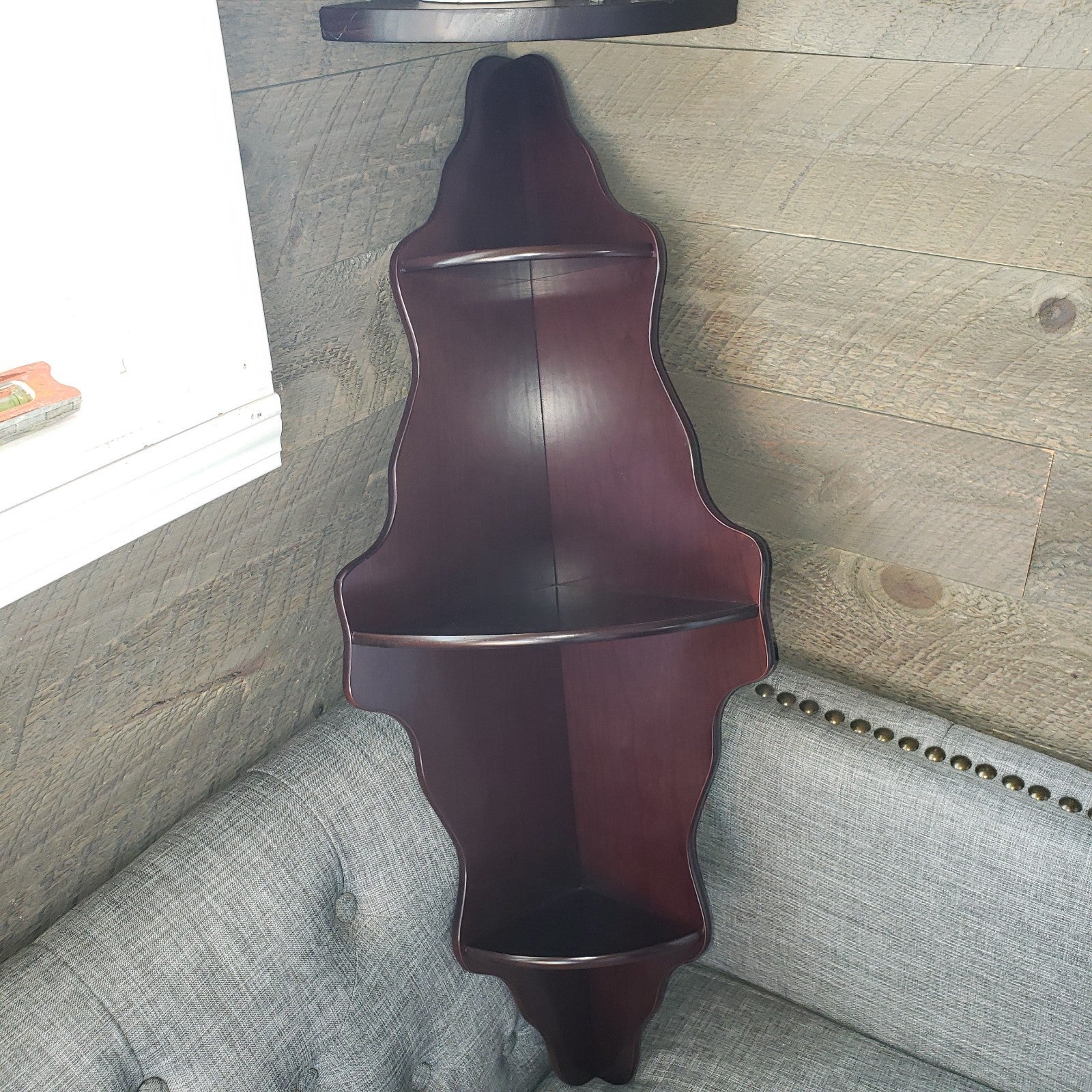 The Bombay Company 3 Tier Corner Mahogany knick Knack Wood Wall Shelf Vintage