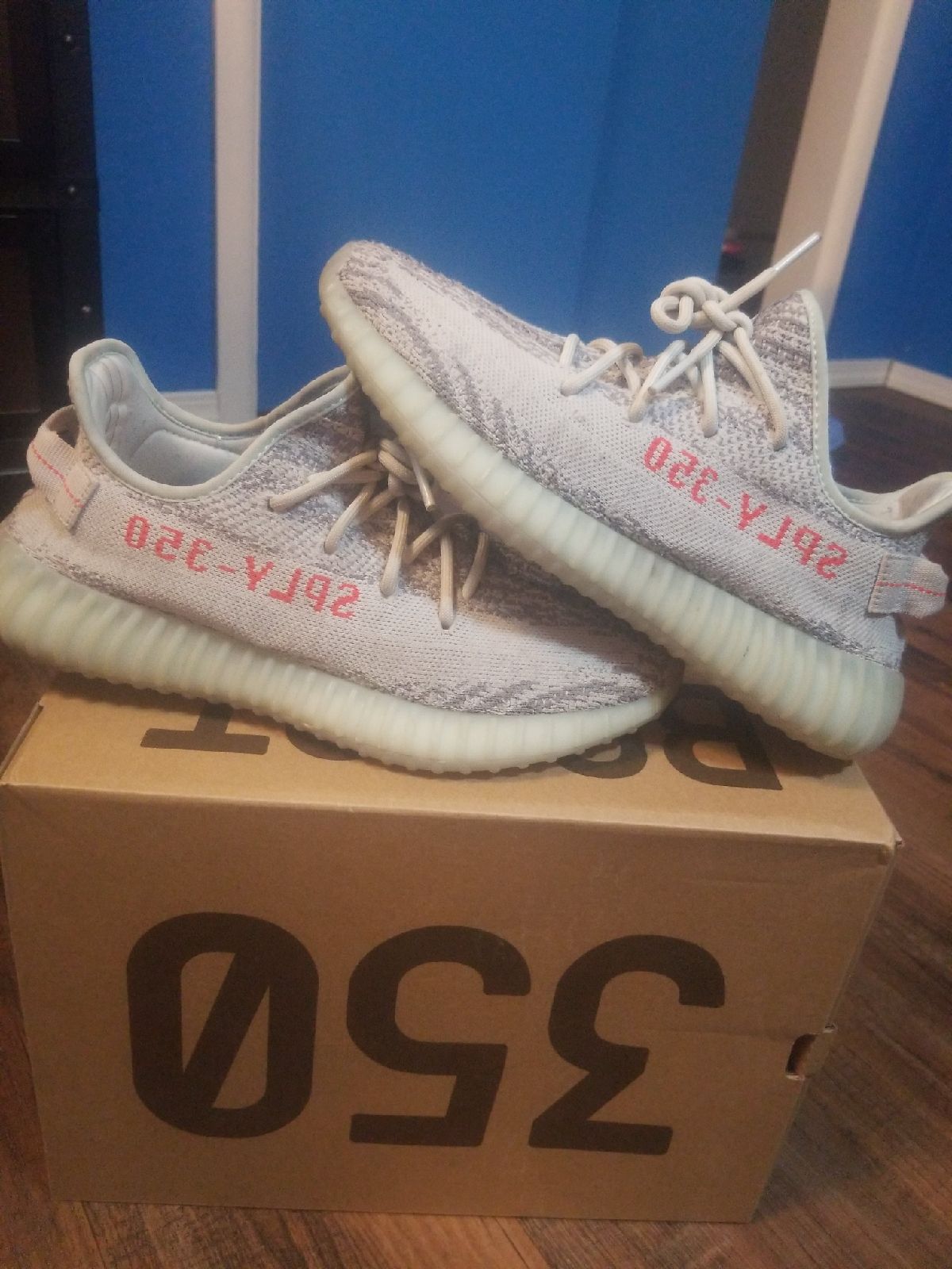 Yeezy blue tint size 8.5