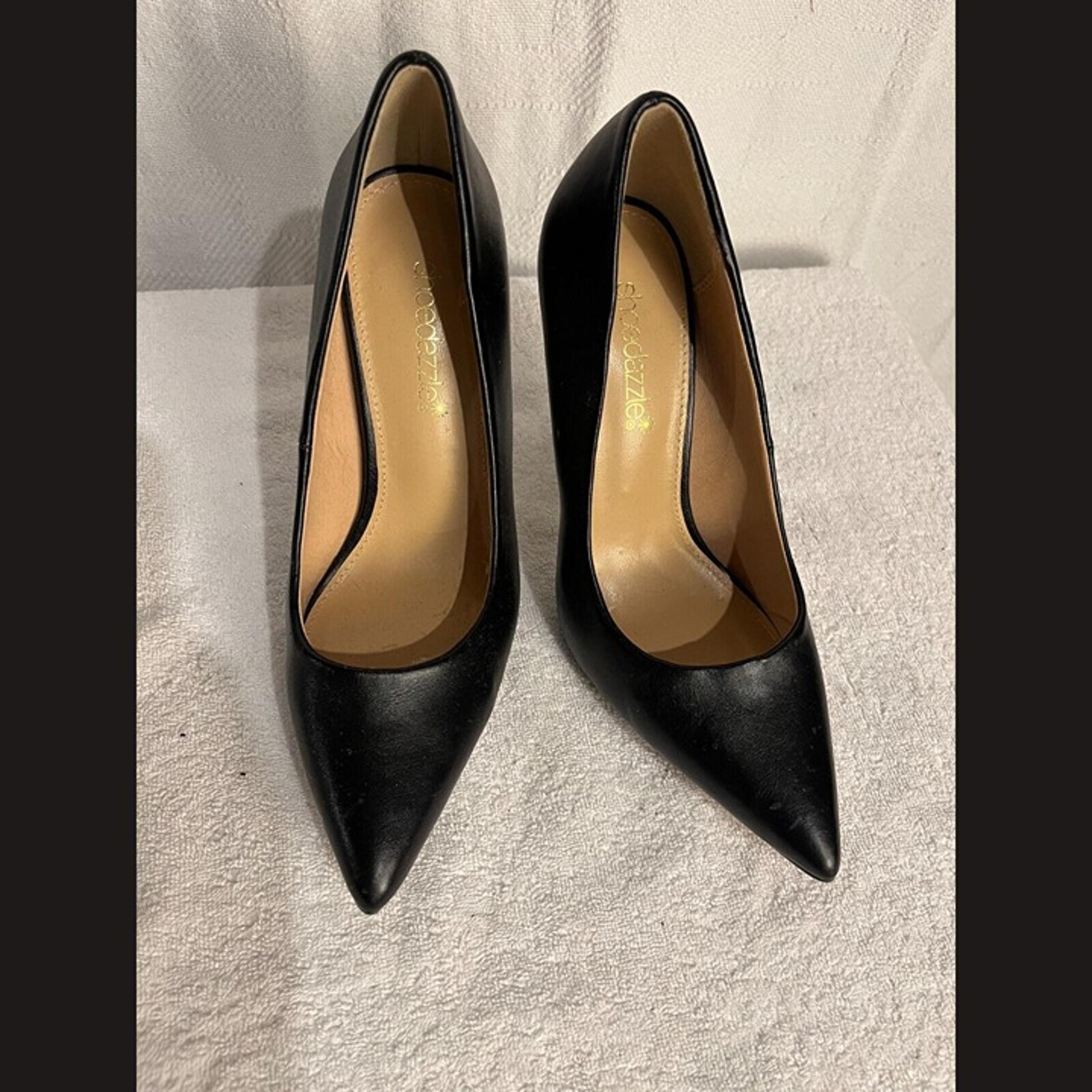 Shoe Dazzle Women's black pumps with clear heels size 6.5
