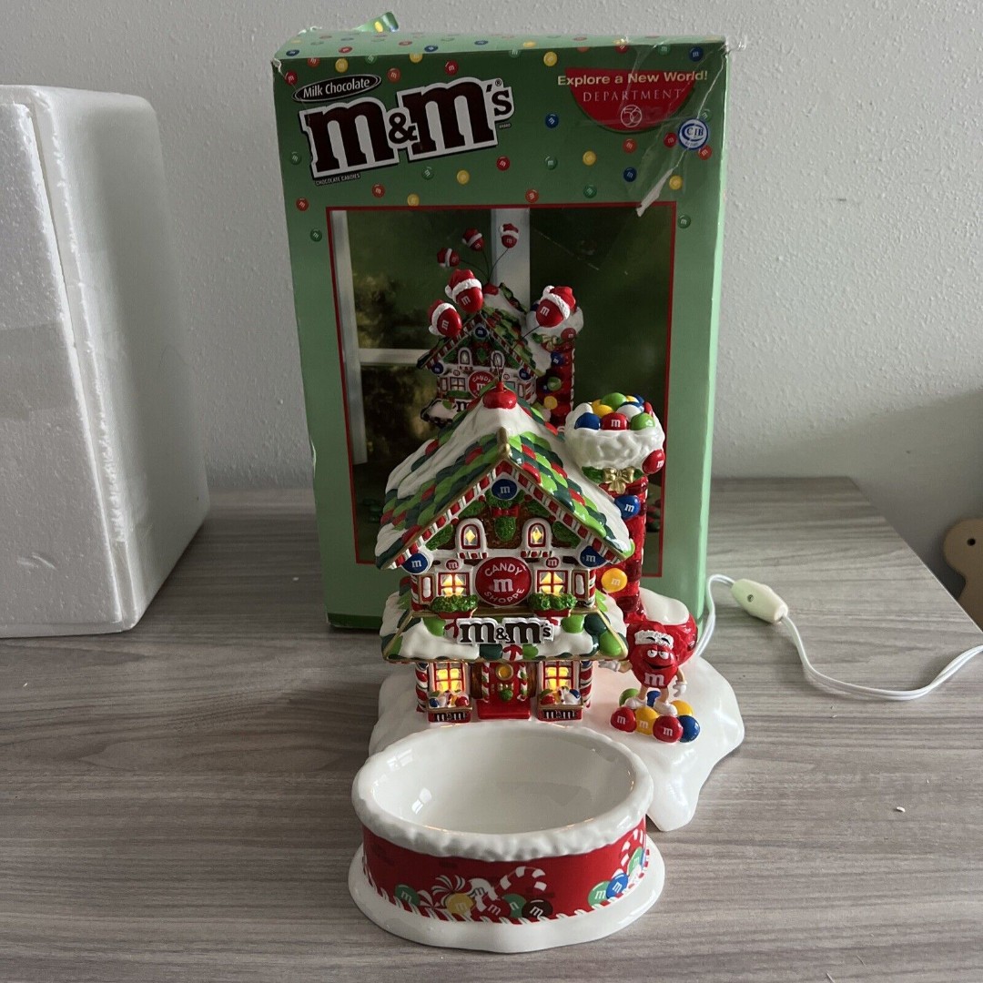 Department 56 M&M’s Christmas Lighted Candy Shoppe & Candy Dish 2004 Complete