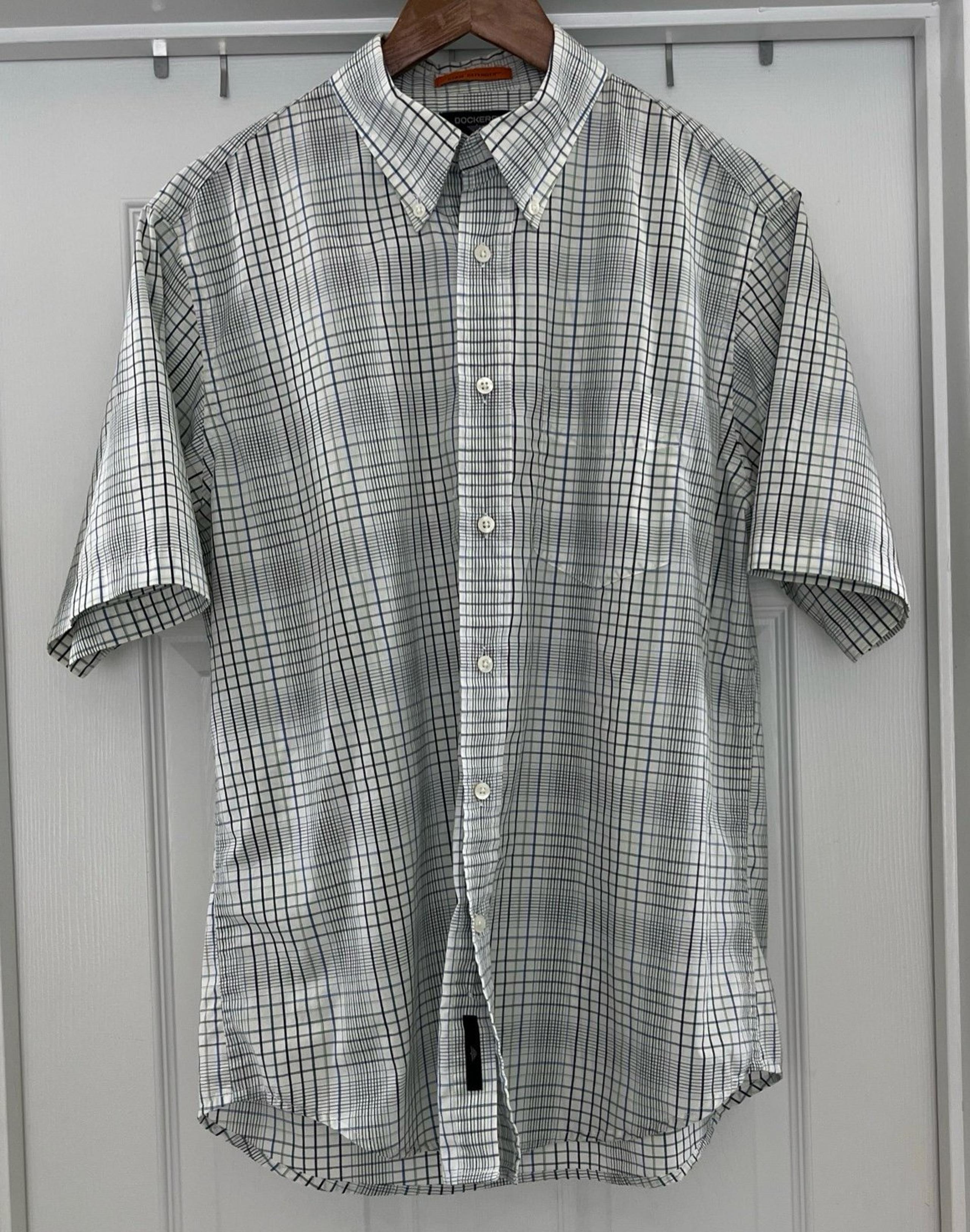 Dockers Shirt Men’s M Ivory Plaid Short Sleeve Button Up Button Down 100% Cotton