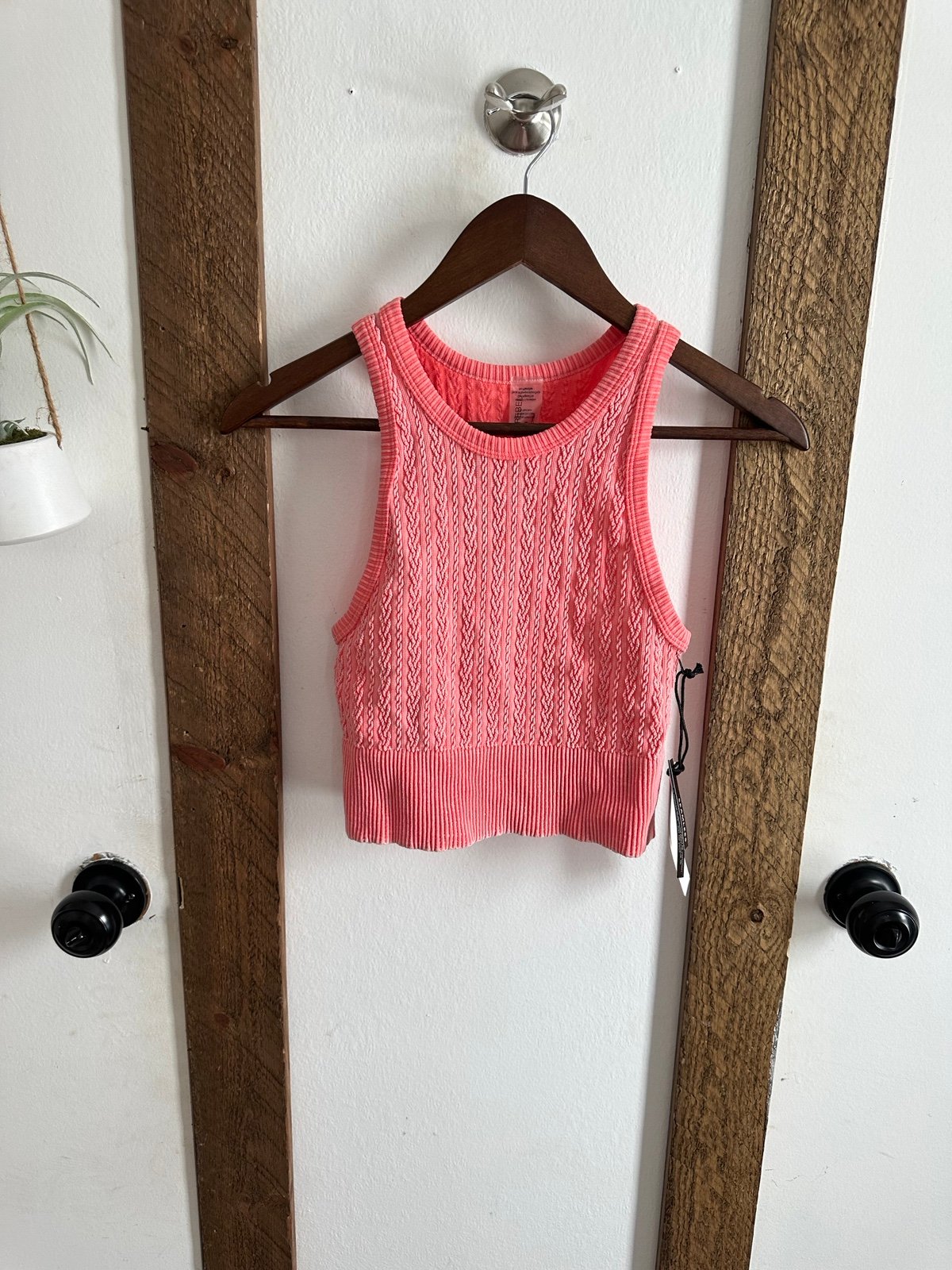 New Urban Rebel Textured Cropped Sweater Tank Top Retro Washed Coral Women’s Sma