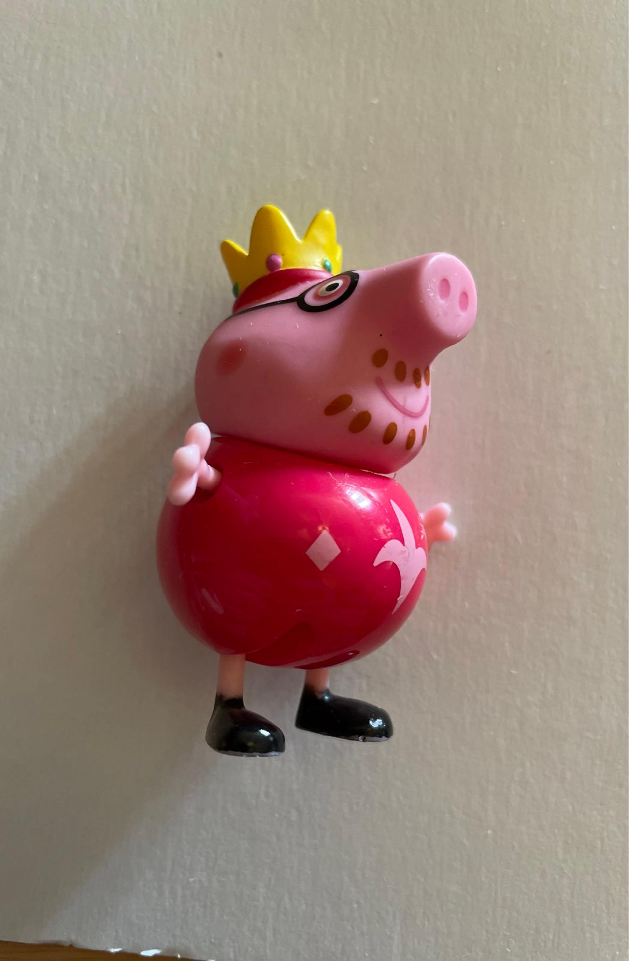 Peppa Pig King Daddy Pig Figure Jazwares