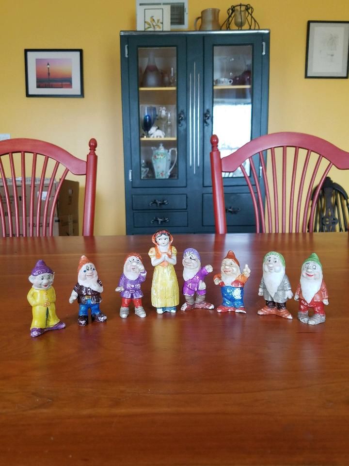 Vintage bisque Snow White and the Seven
