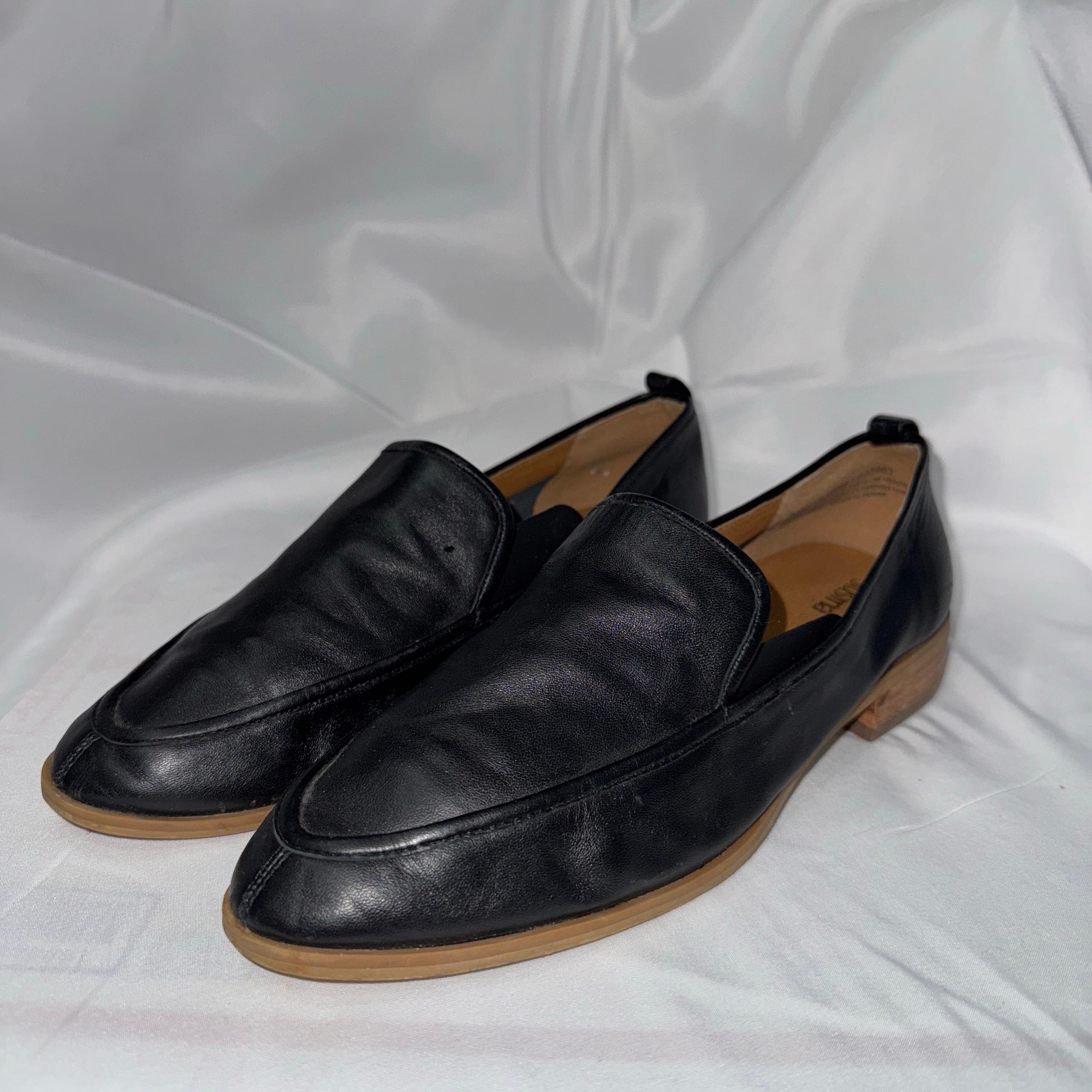 Susina Kellen Almond Toe Loafer Black Leather Womens Size 7.5